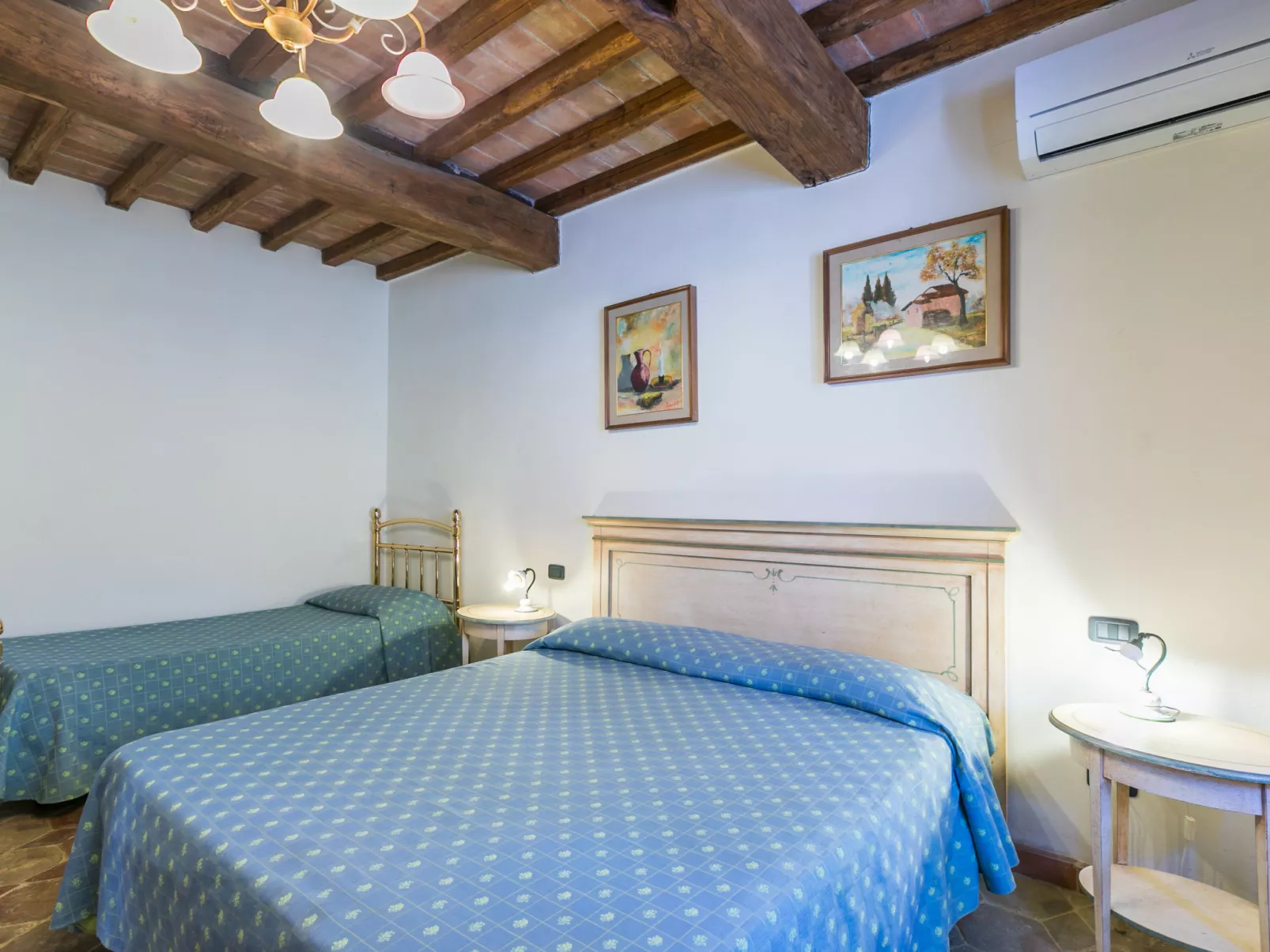 Casale Fonte-Inside