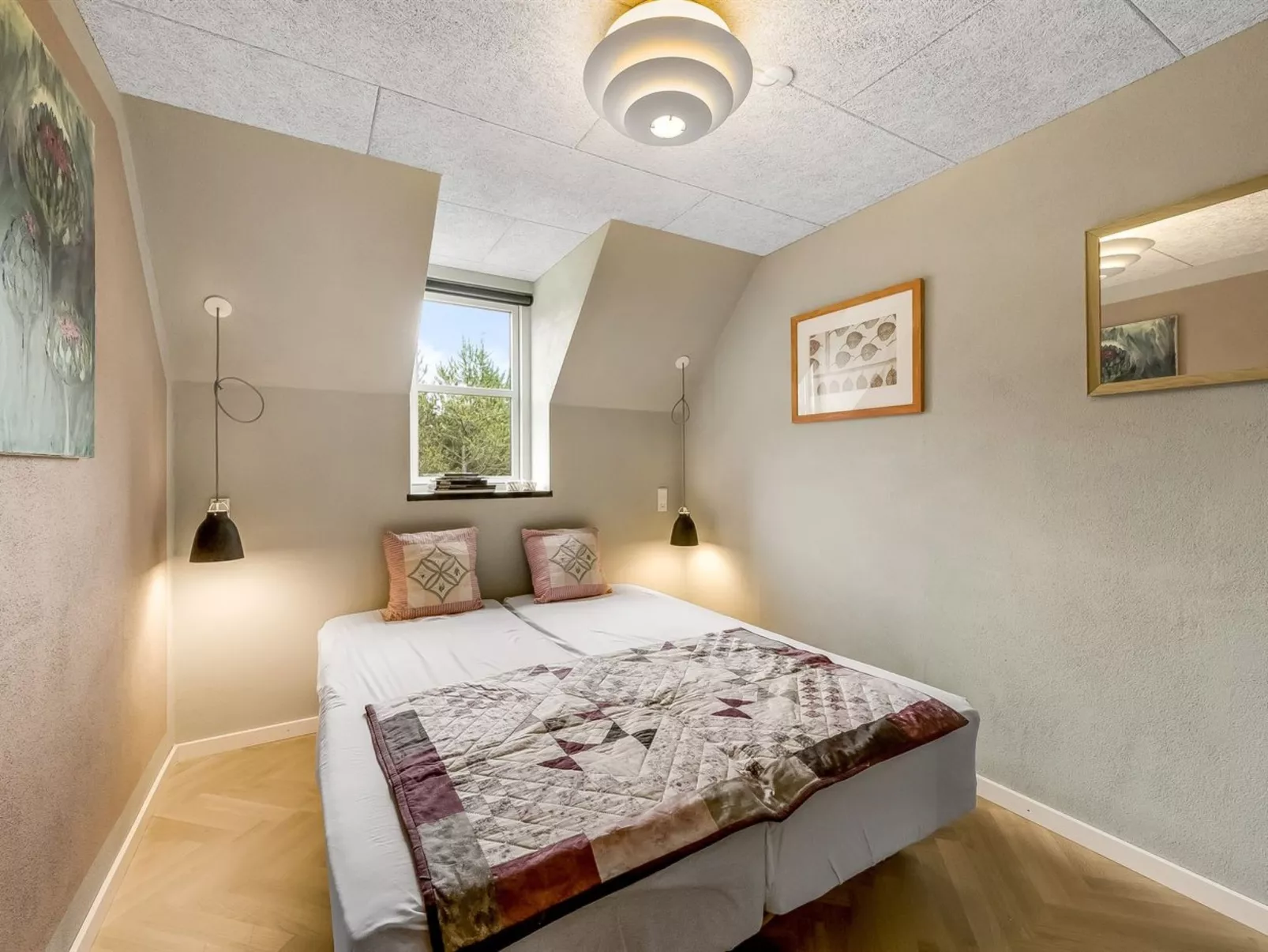 "Thorid" - 800m from the sea-Inside