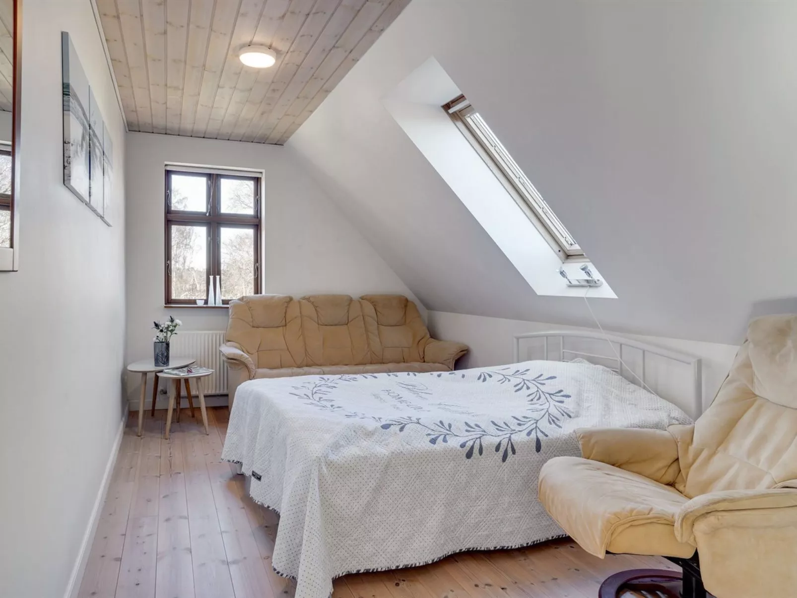 "Iarund" - 500m to the fjord-Inside