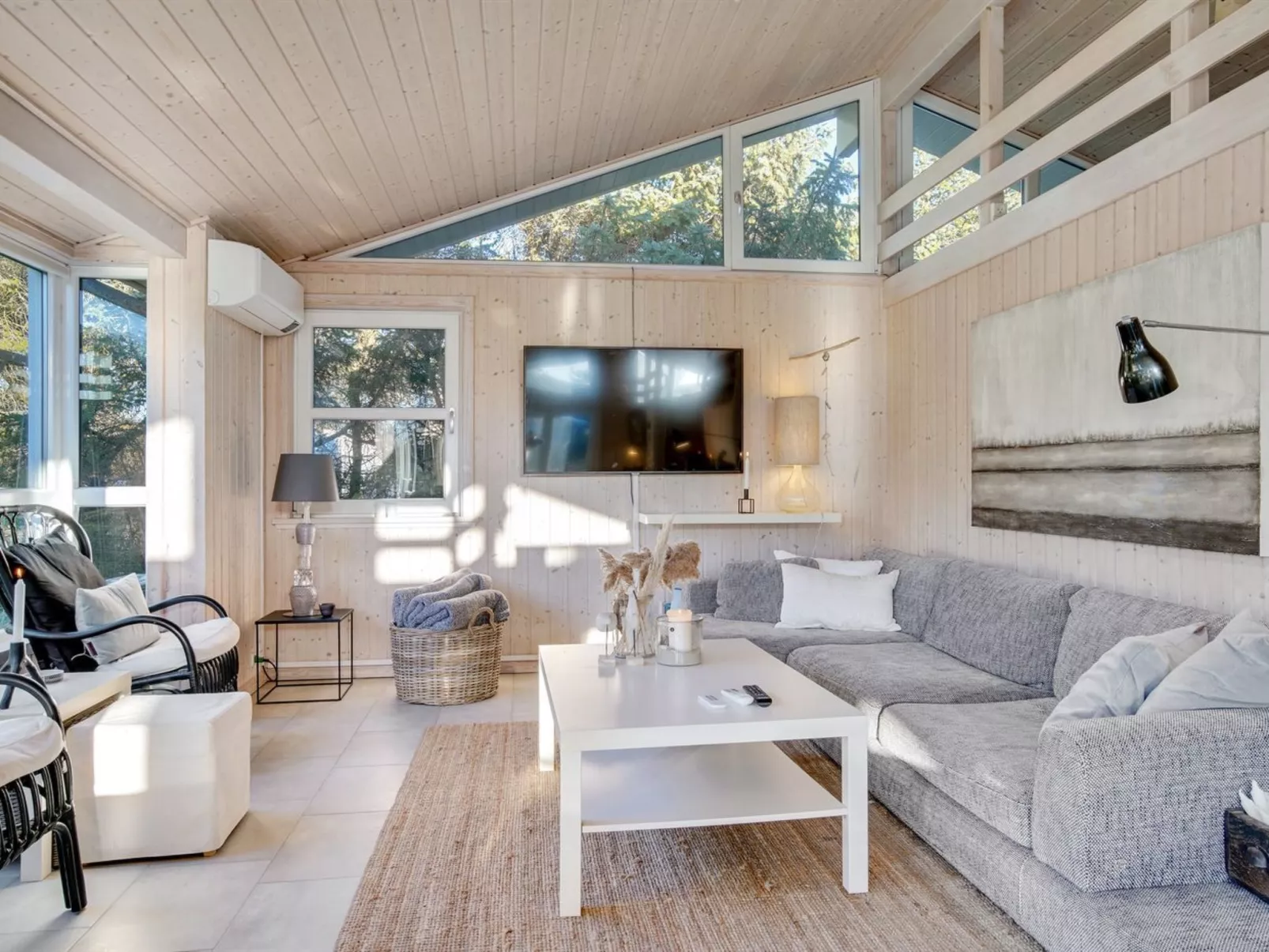 "Gun" - 450m from the sea-Dedans