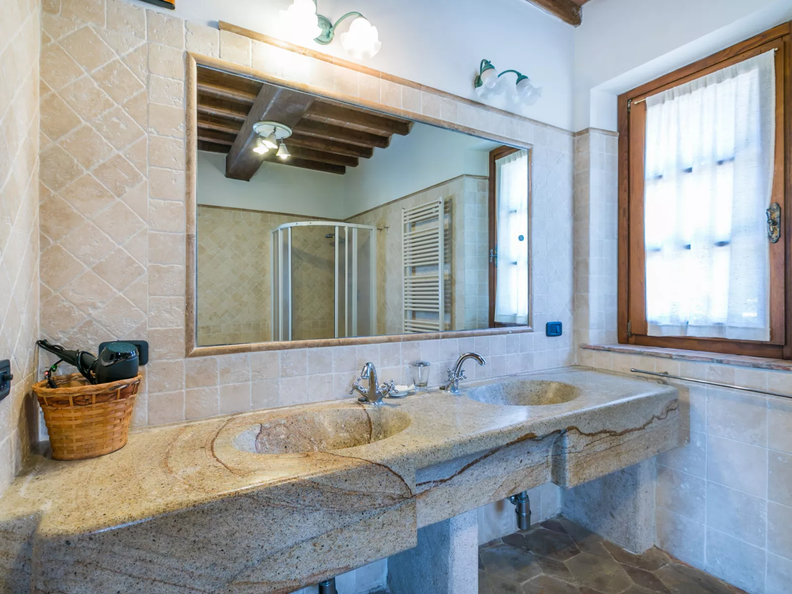 Casale Fonte-Inside