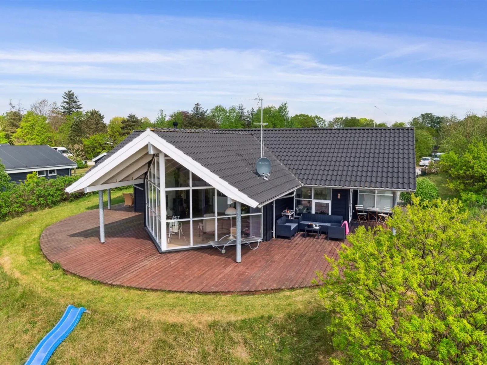 "Elspeth" - 25m from the sea-Outside