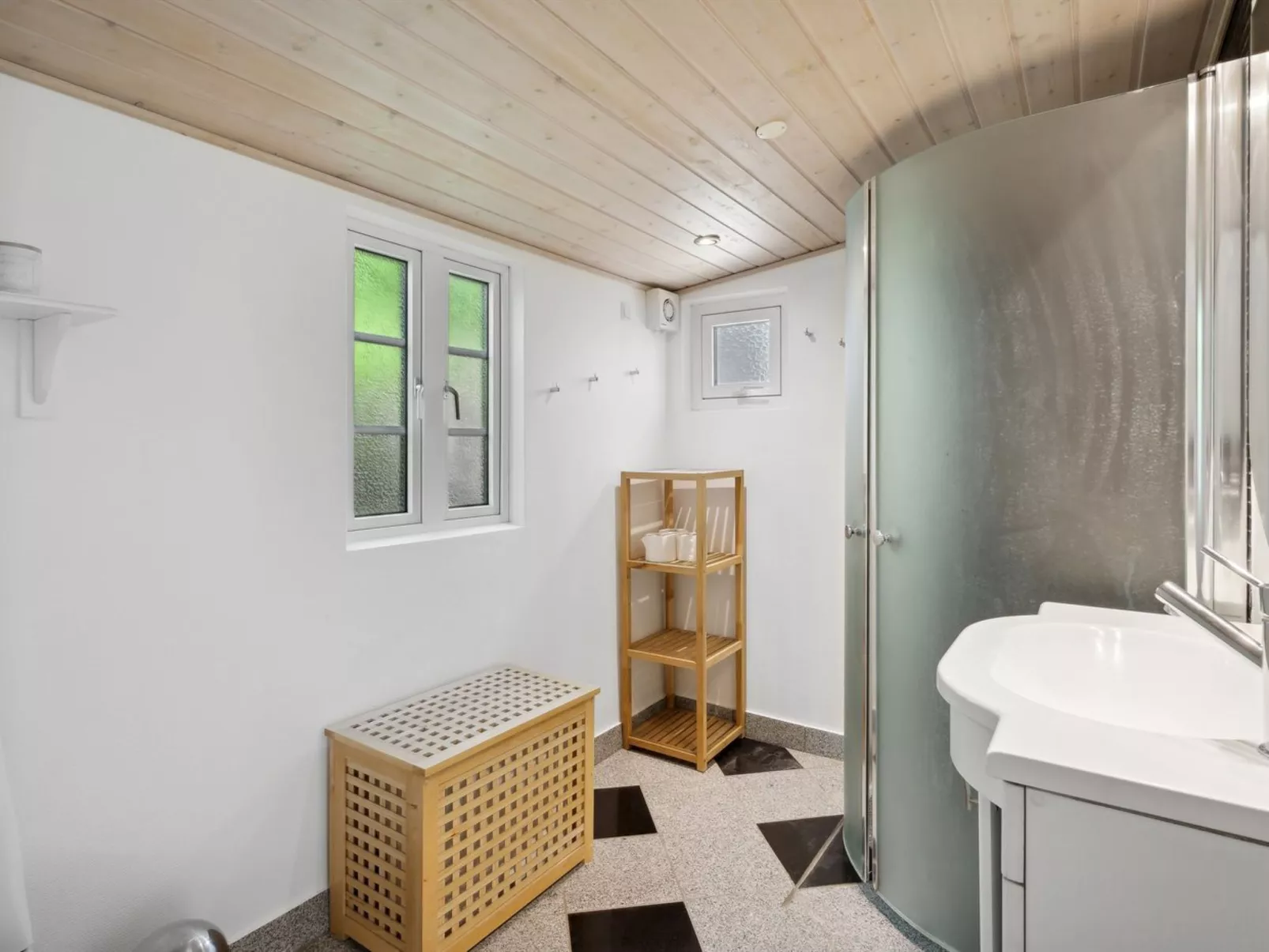 "Thrugils" - 200m from the sea-Inside