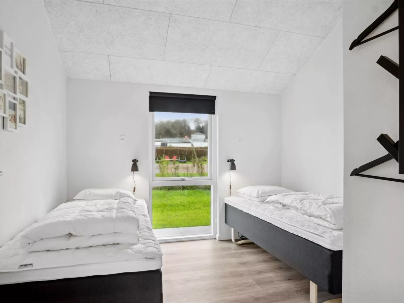 "Clare" - 100m from the sea-Inside