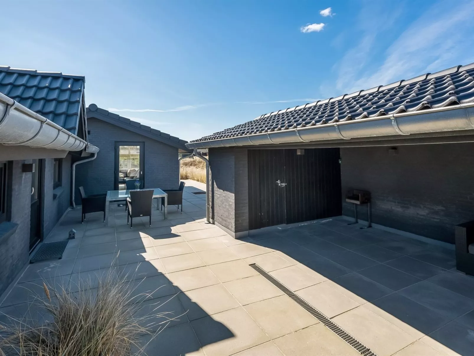 "Walther" - 300m from the sea-Draußen