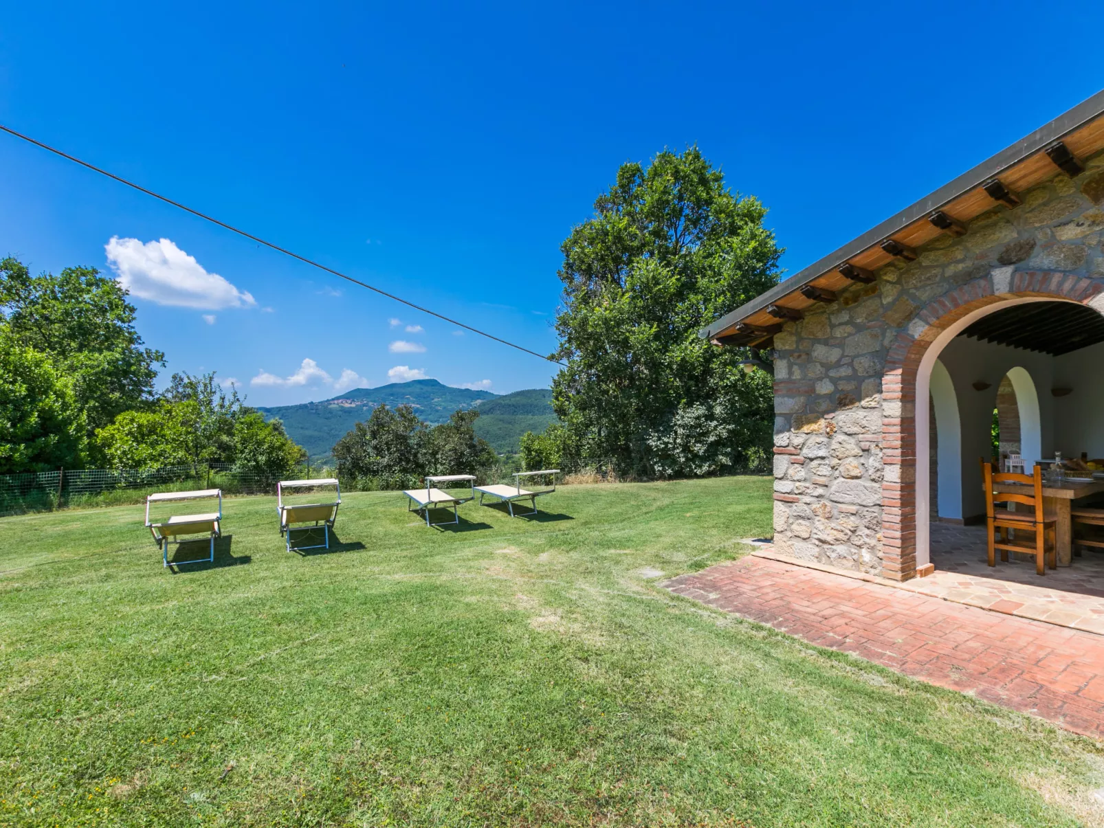 Casale Fonte-Outside