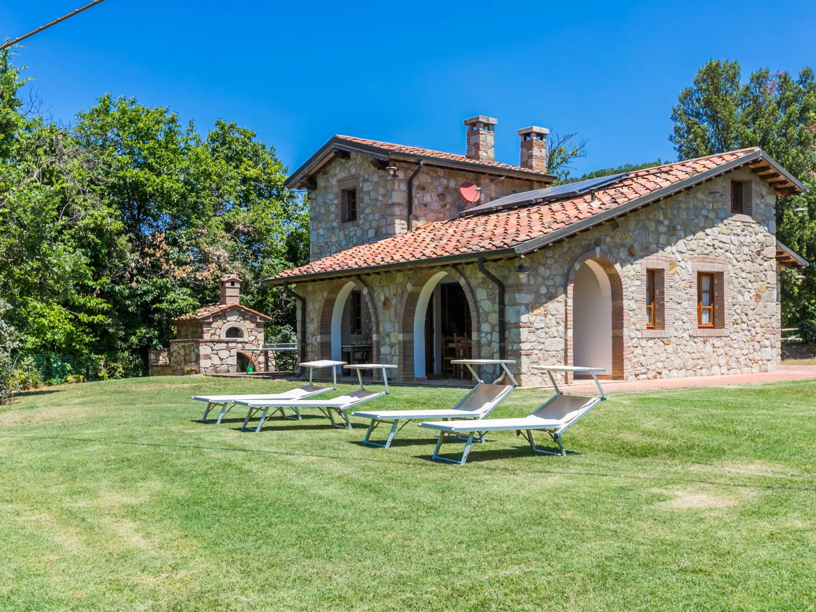 Casale Fonte-Outside