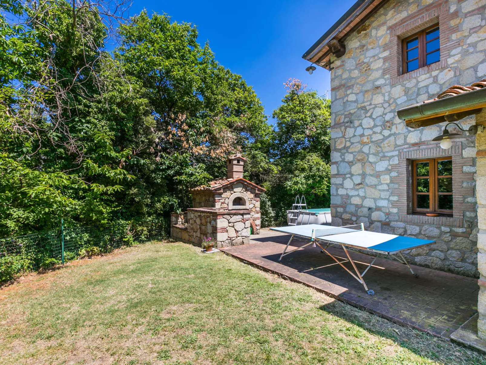 Casale Fonte-Outside