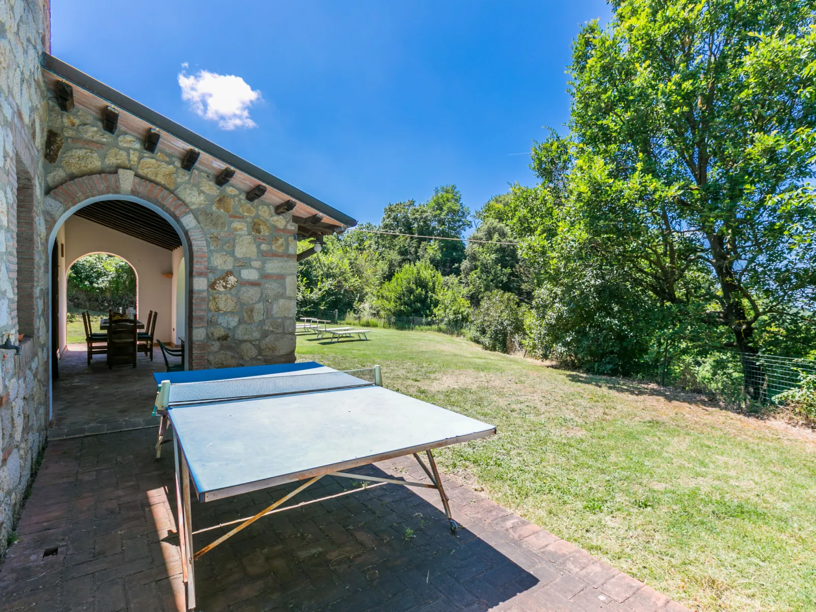 Casale Fonte-Outside
