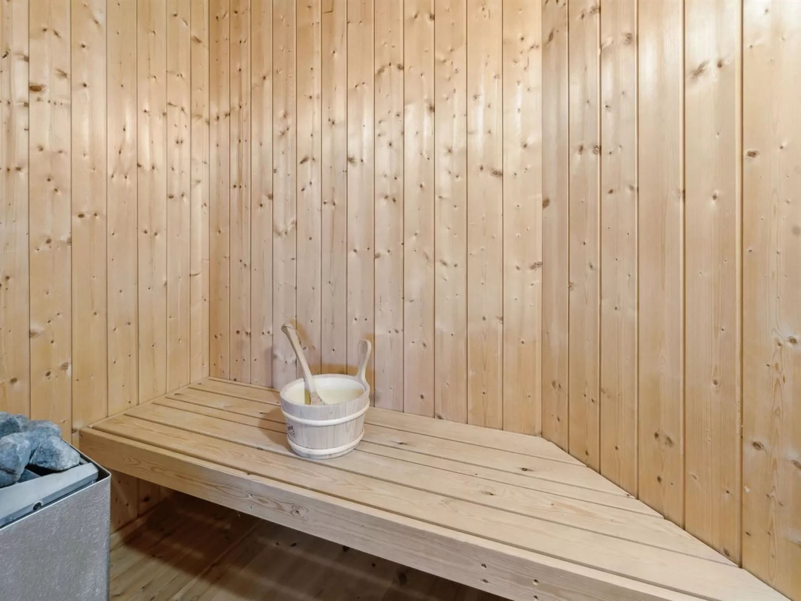 "Chrisse" - 250m from the sea-Inside