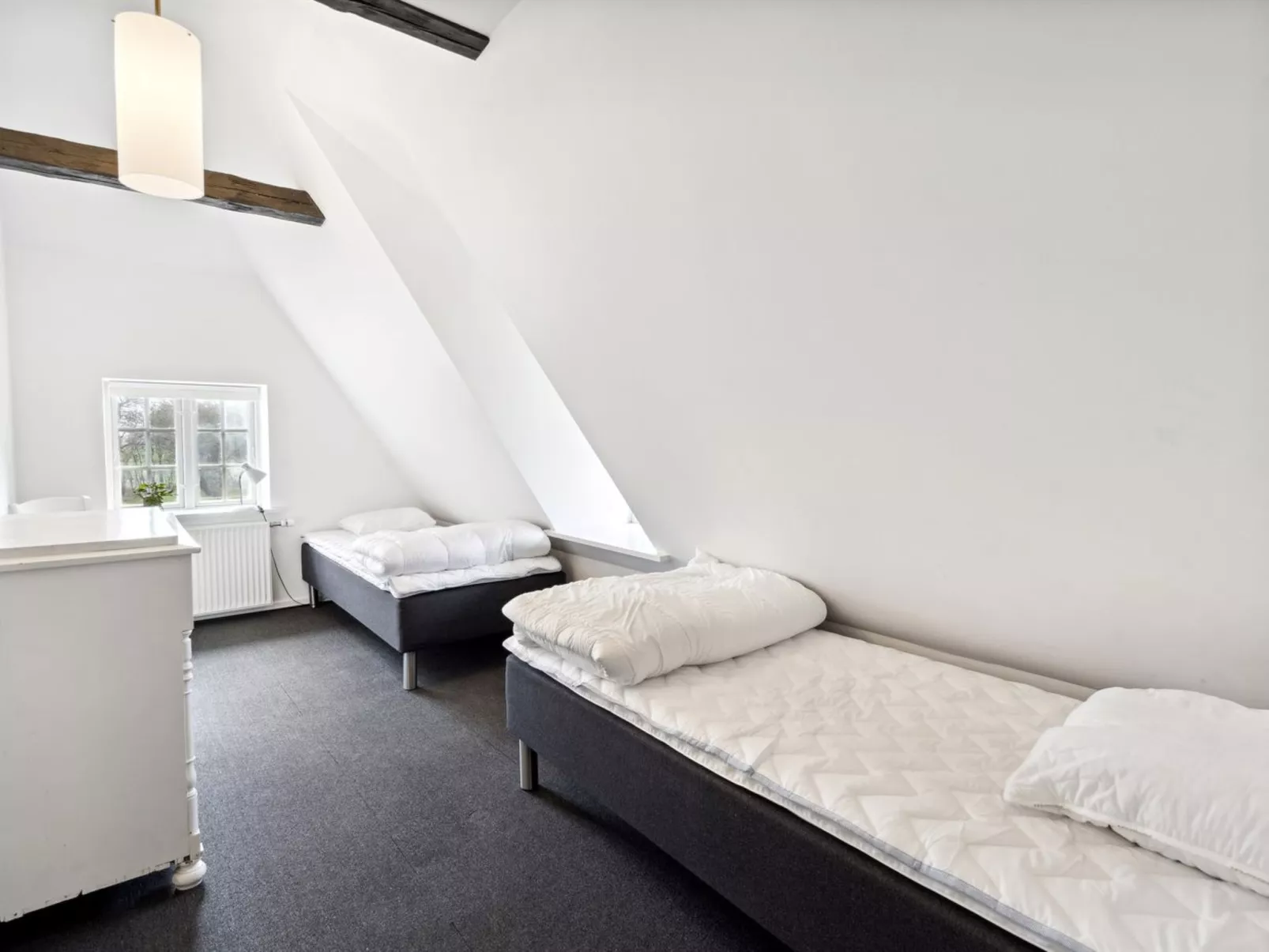 "Ienngelild" - 1km to the fjord-Drinnen