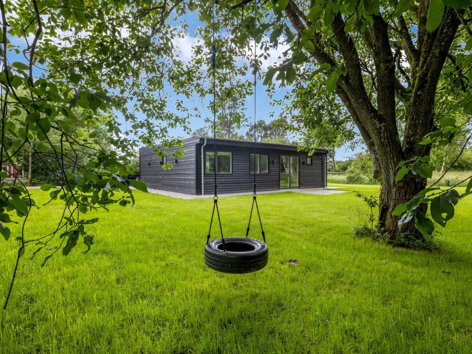 "Scalli" - 1.5km to the fjord-Outside