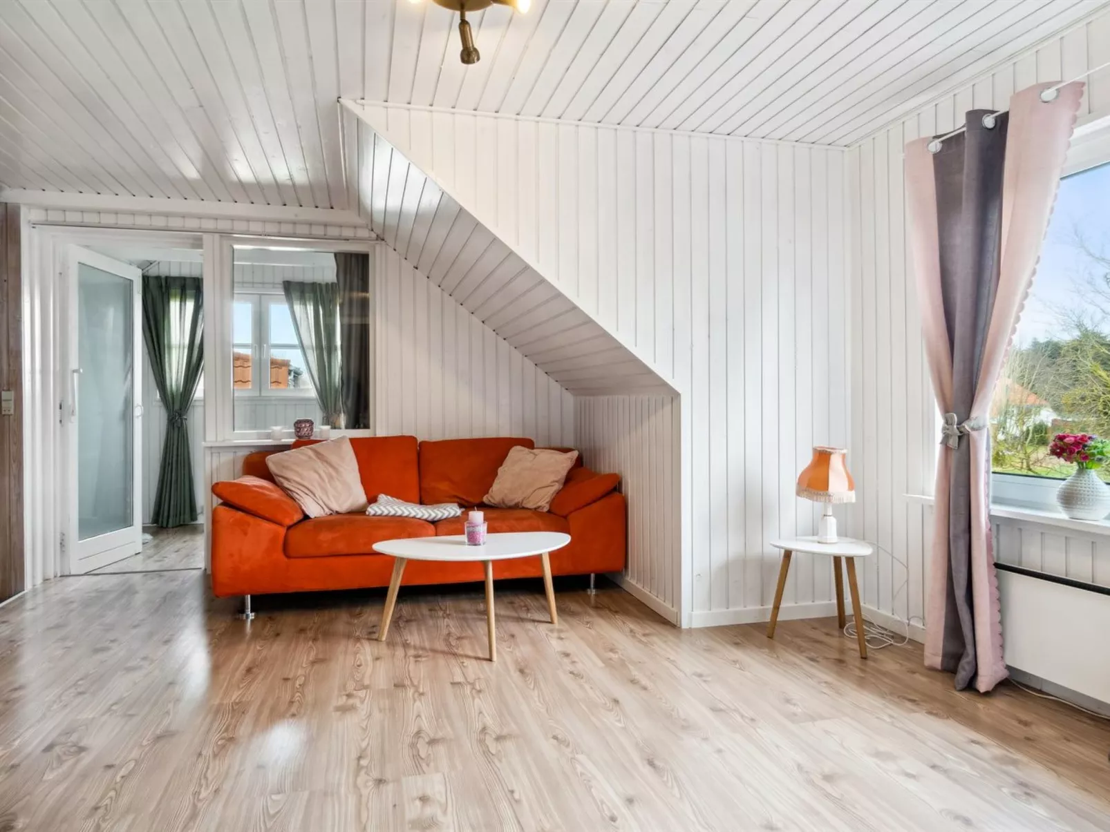 "Elara" - 300m from the sea-Inside