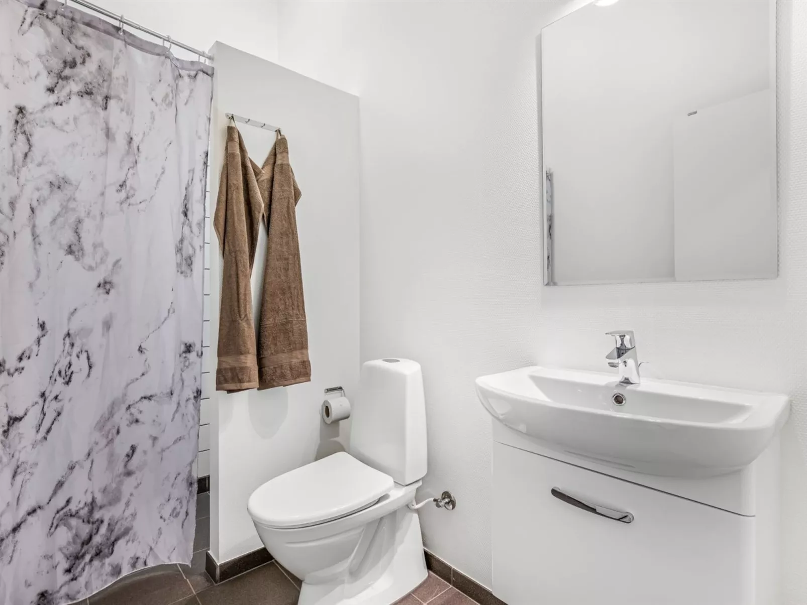 "Clarabelle" - 1.2km from the sea-Inside