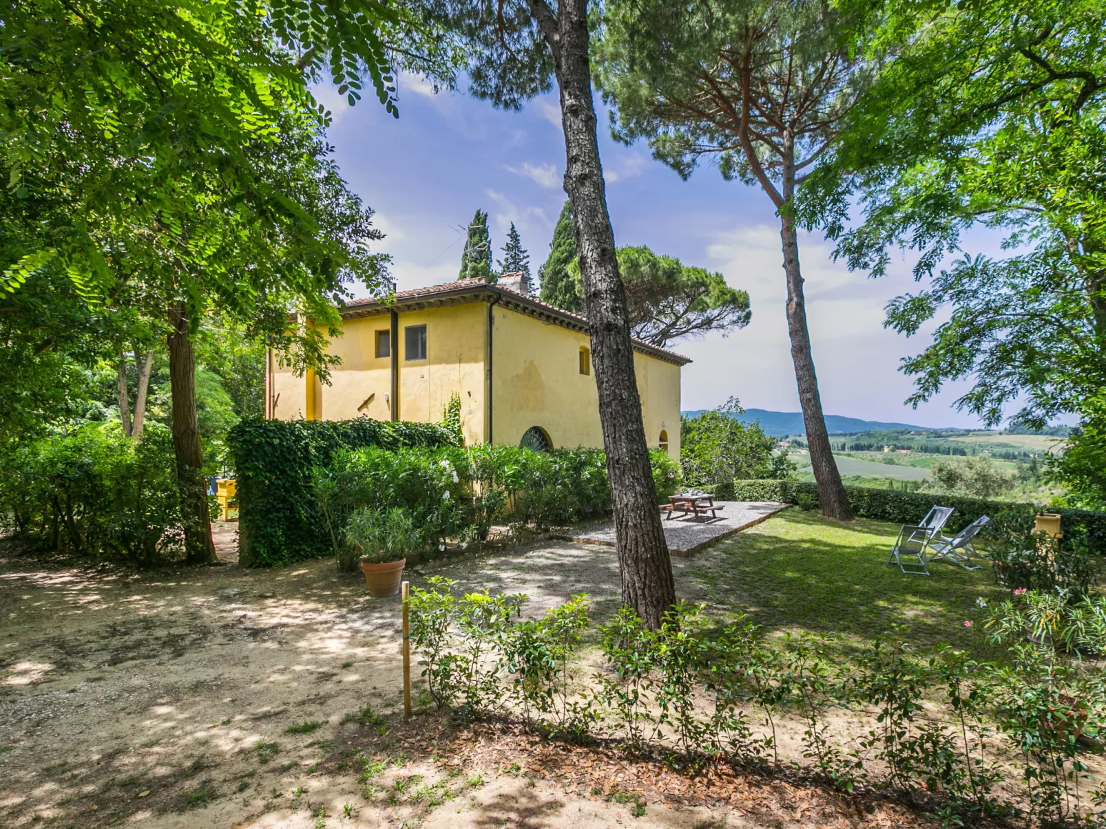 Legno-Outside