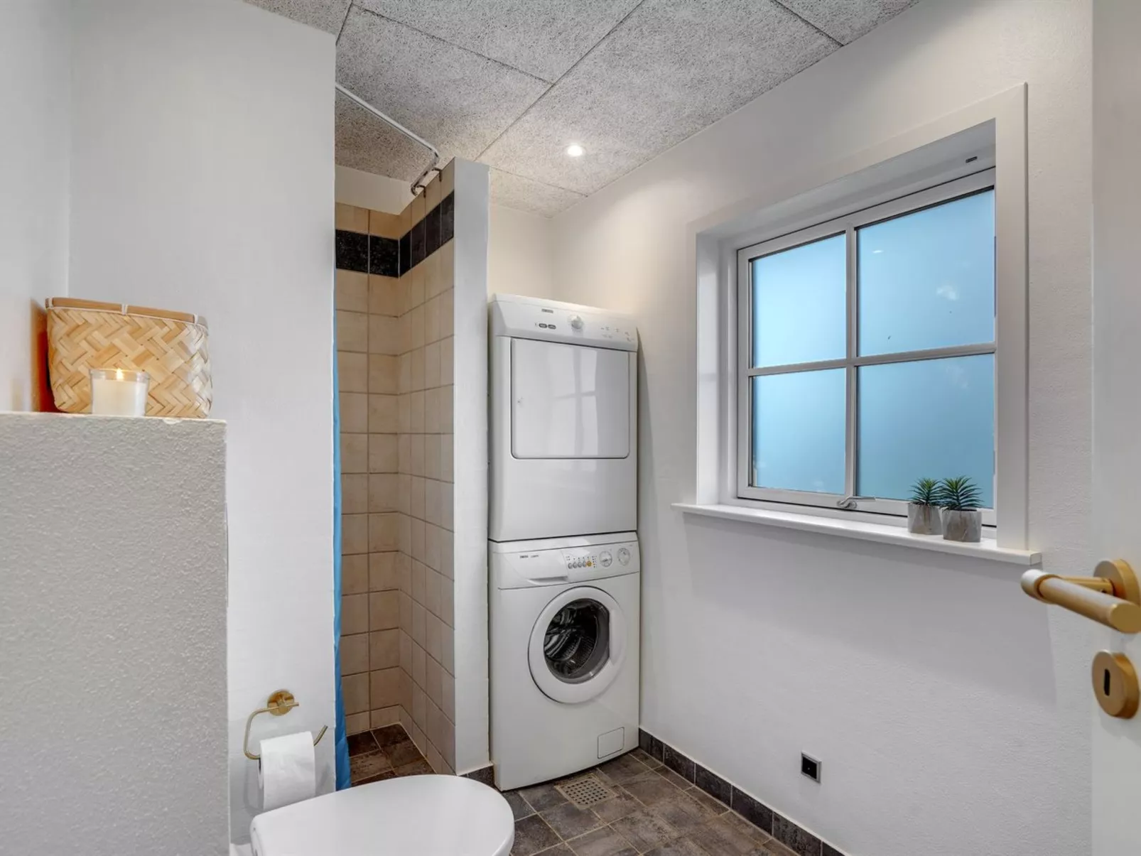 "Oskari" - 1.3km from the sea-Inside