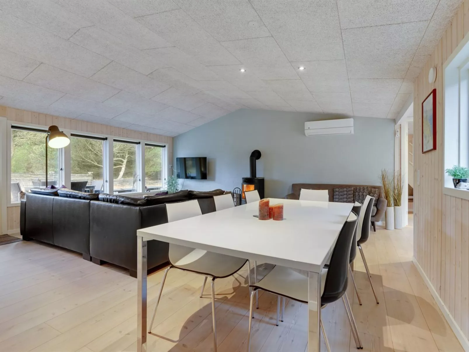 "Solgunn" - 900m from the sea-Inside