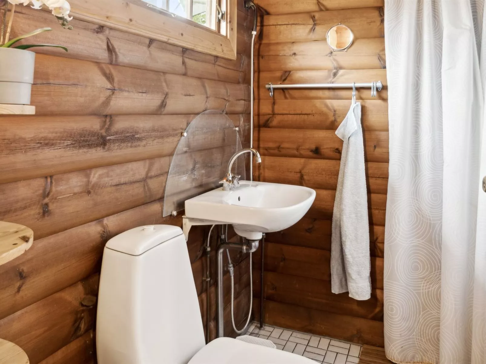 "Ama" - 200m to the fjord-Dedans