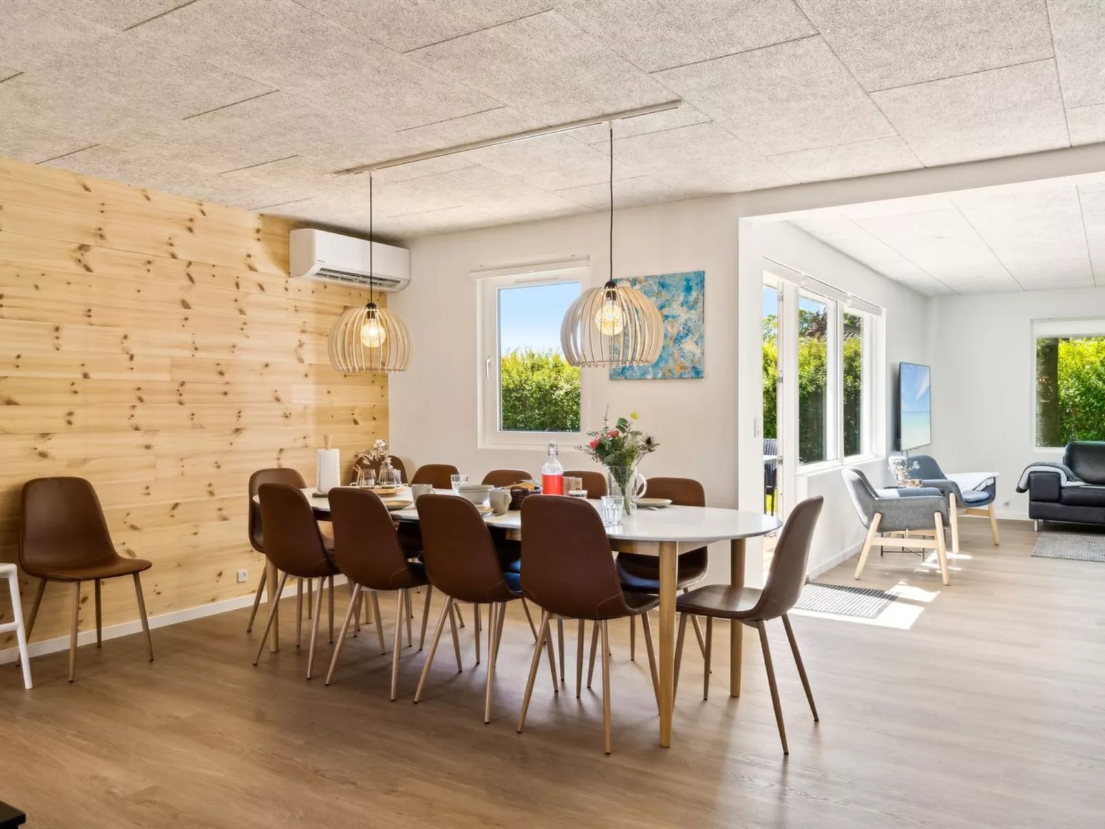 "Eunice" - 850m from the sea-Inside