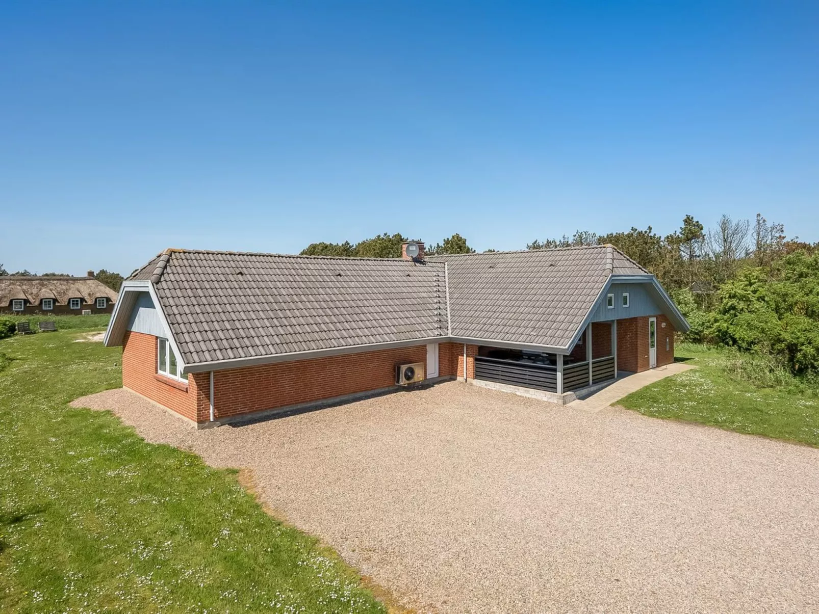 "Aage" - 1.7km from the sea-Draußen