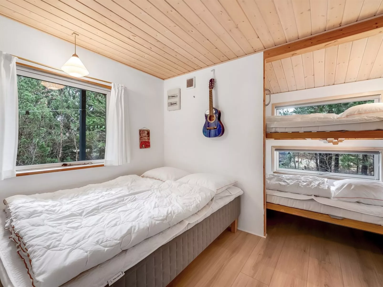 "Hilde" - 350m to the fjord-Inside