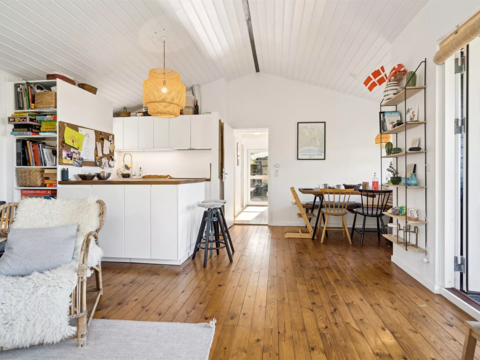 "Usbjorn" - 500m from the sea-Drinnen