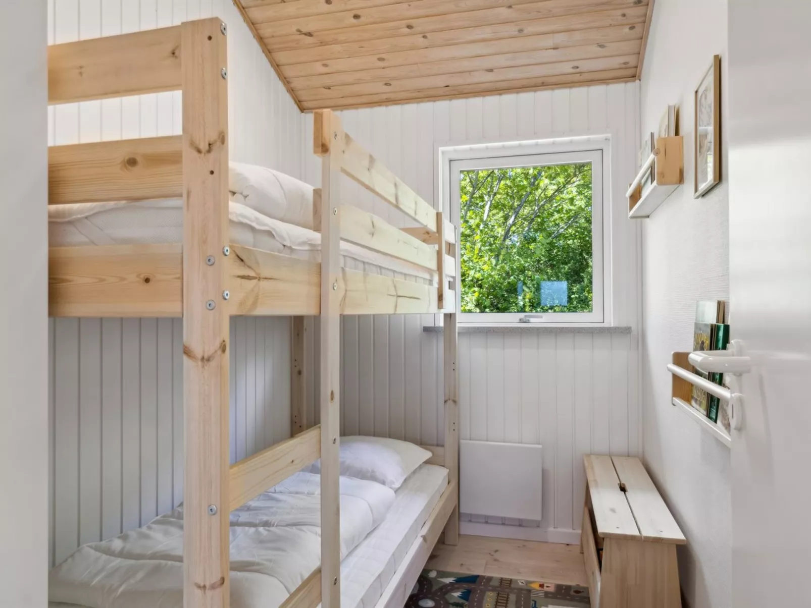 "Sheemen" - 900m from the sea-Inside