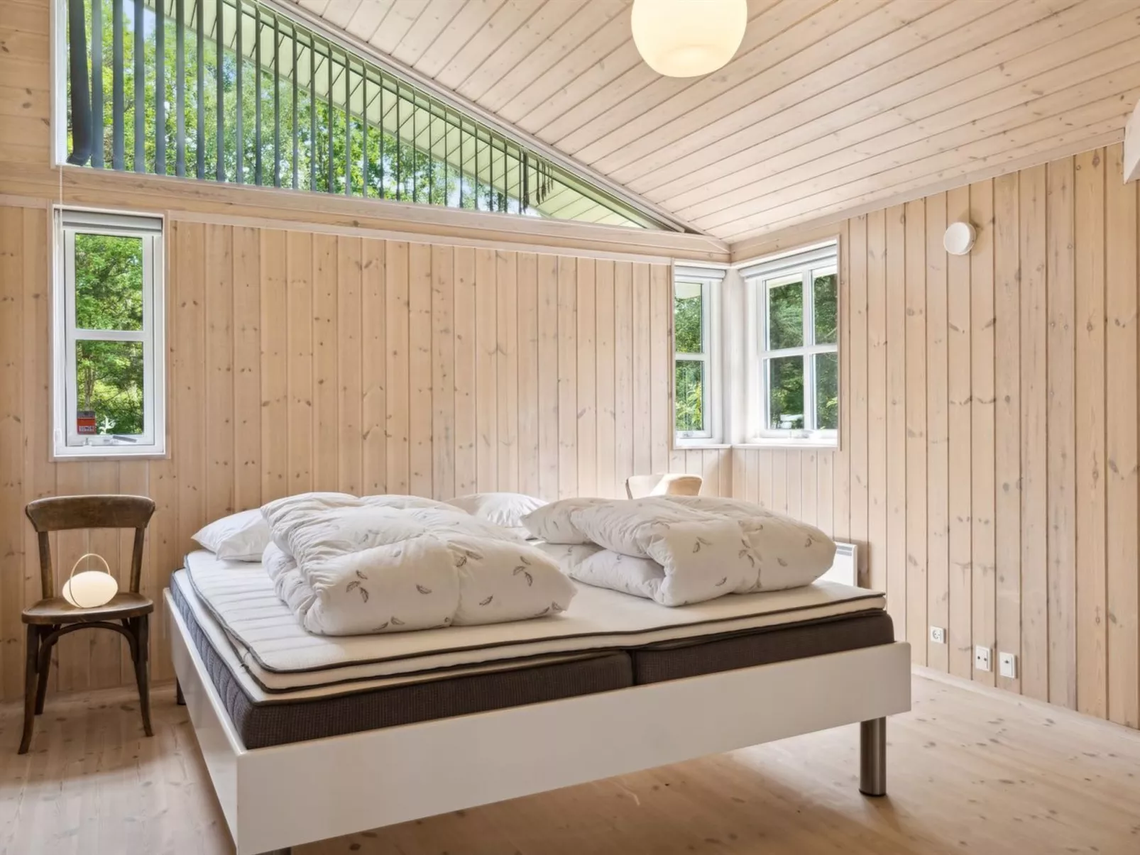 "Launo" - 1.1km to the fjord-Drinnen