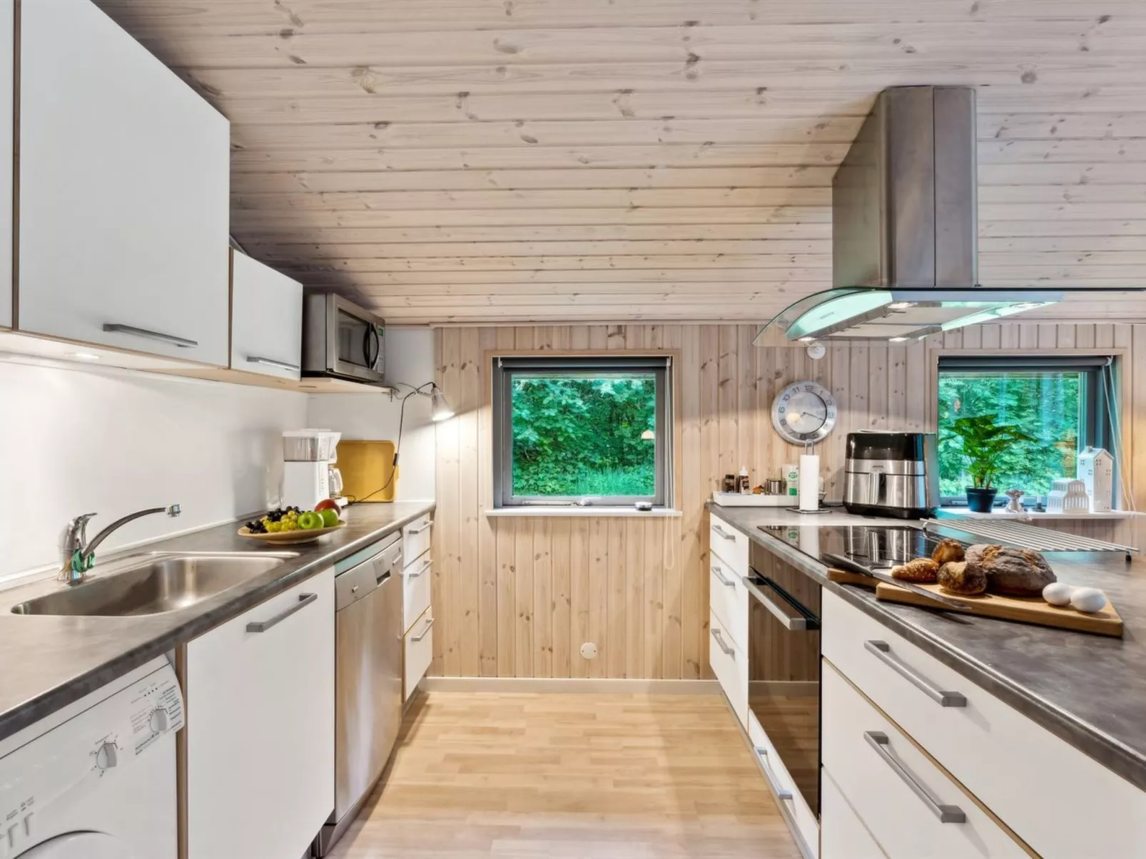 "Zaharinka" - 30km from the sea-Drinnen