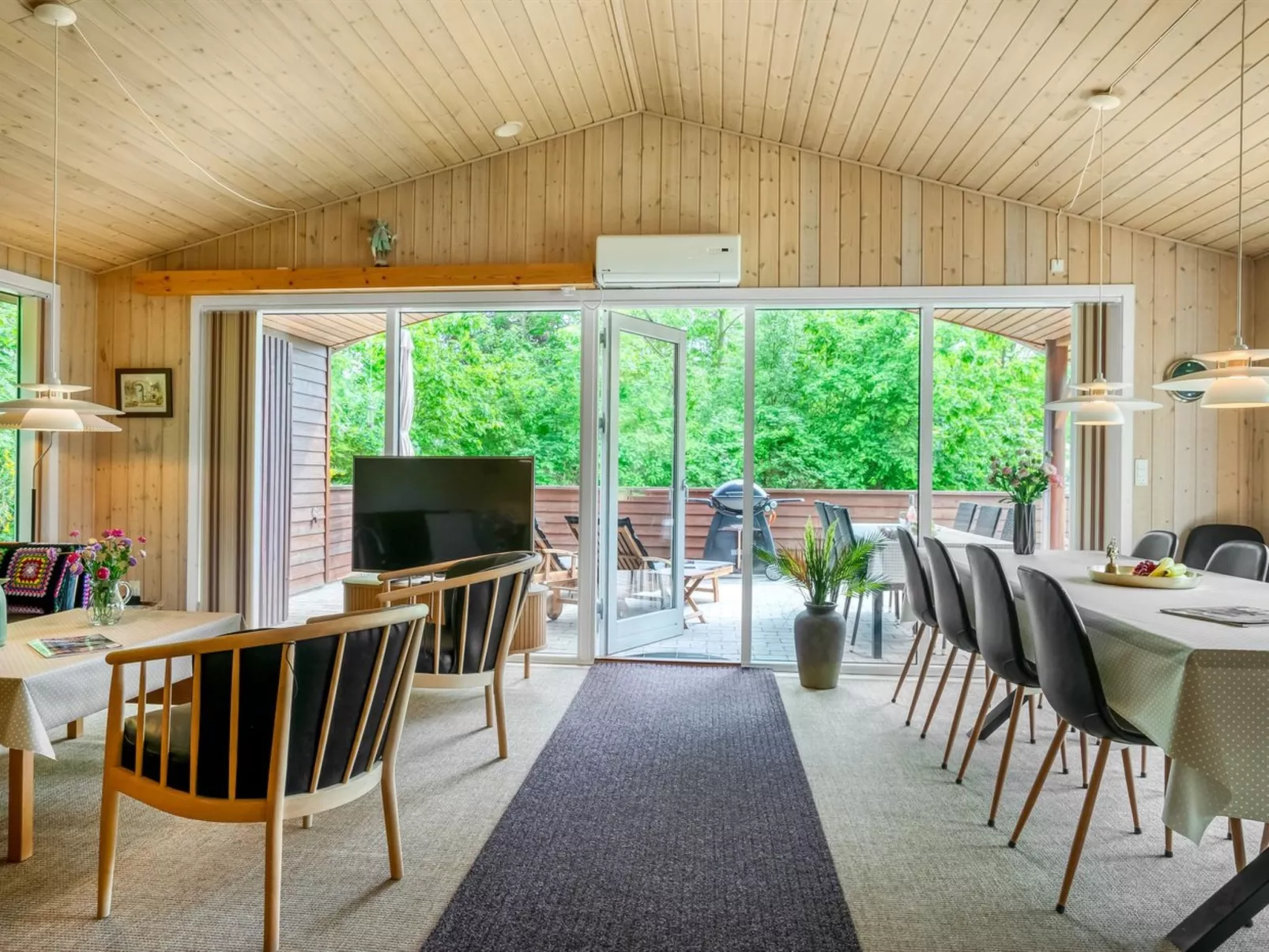 "Mauri" -  from the sea-Dedans