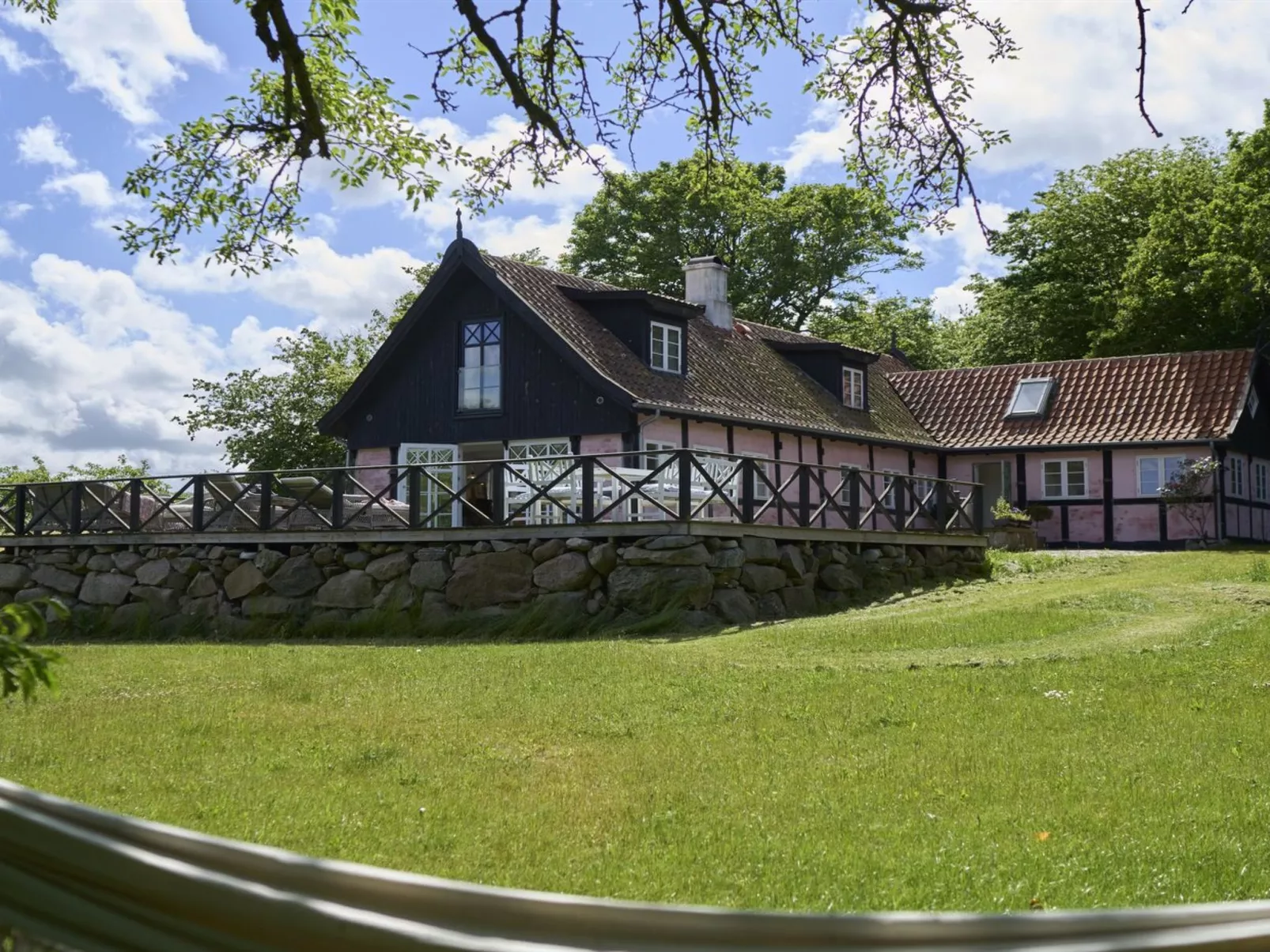 "Merrit" - 250m from the sea-Outside