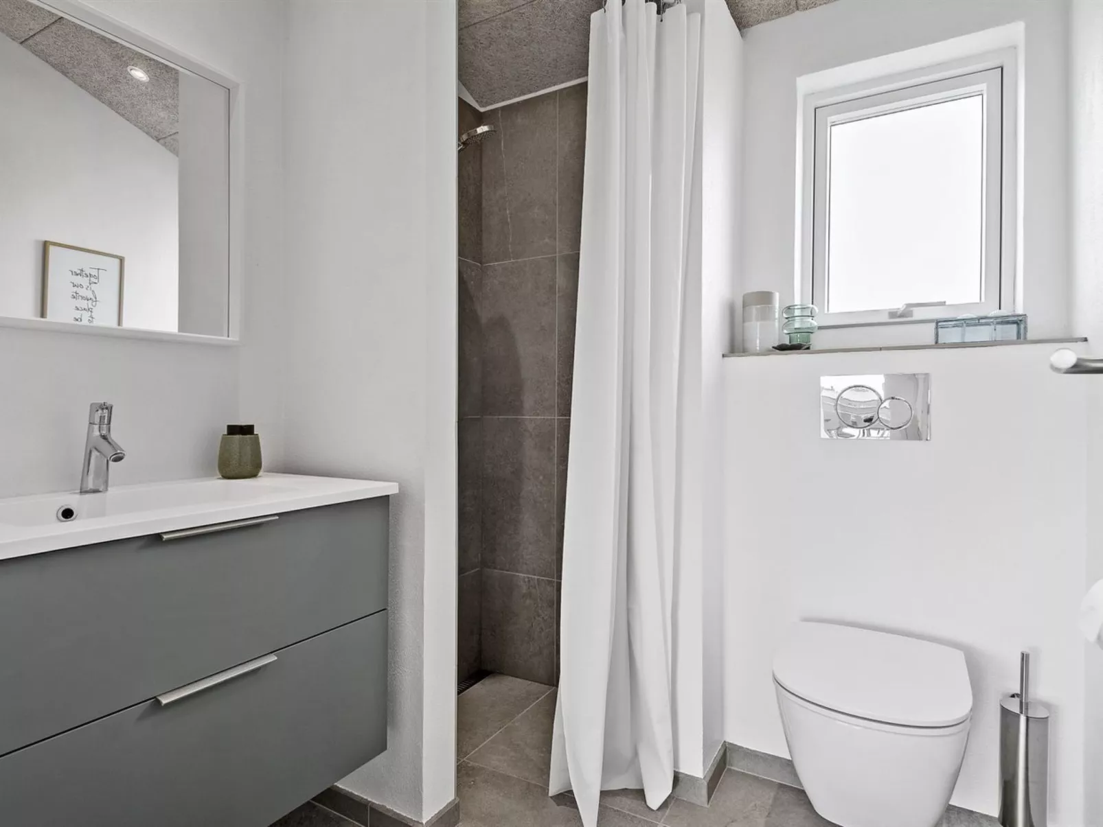 "Frithbjorn" - 900m from the sea-Inside