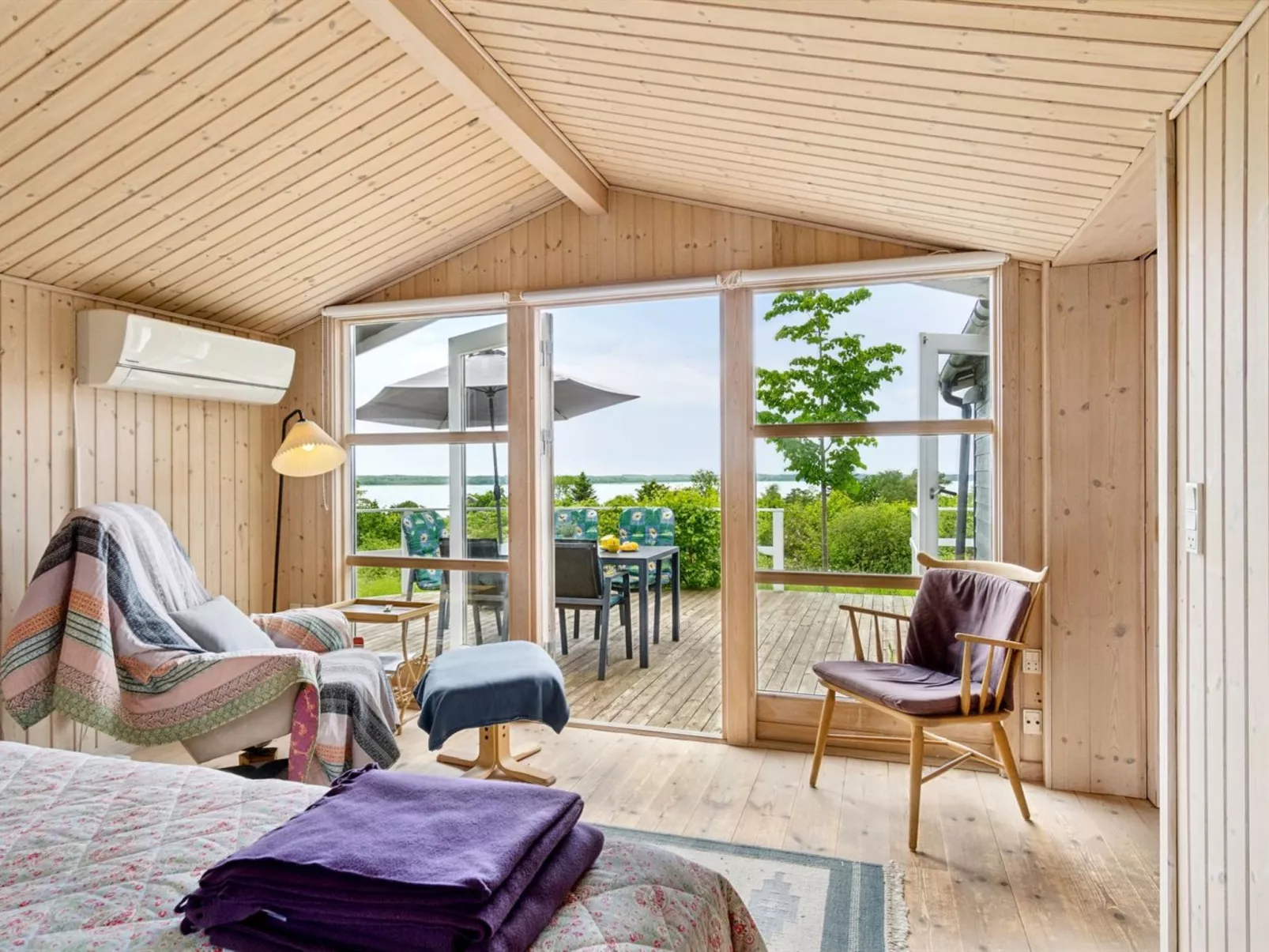 "Skamhals" - 440m to the fjord-Outside