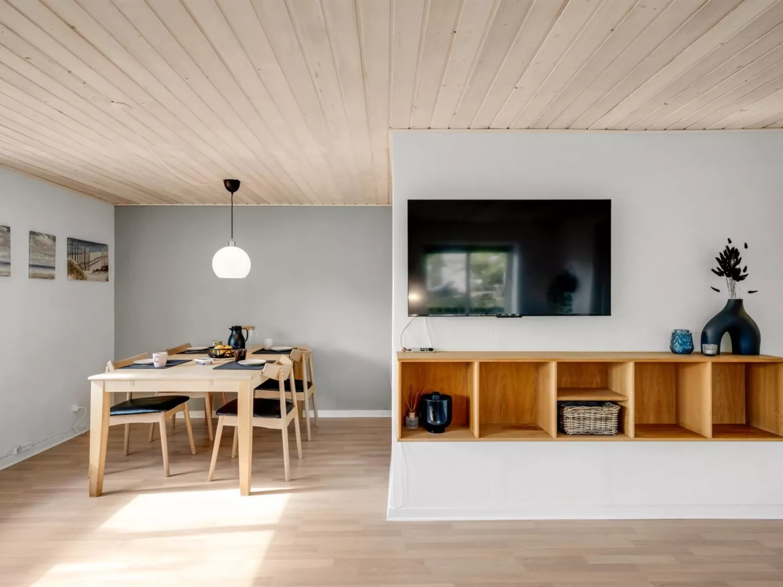 "Eino" - 150m from the sea-Drinnen