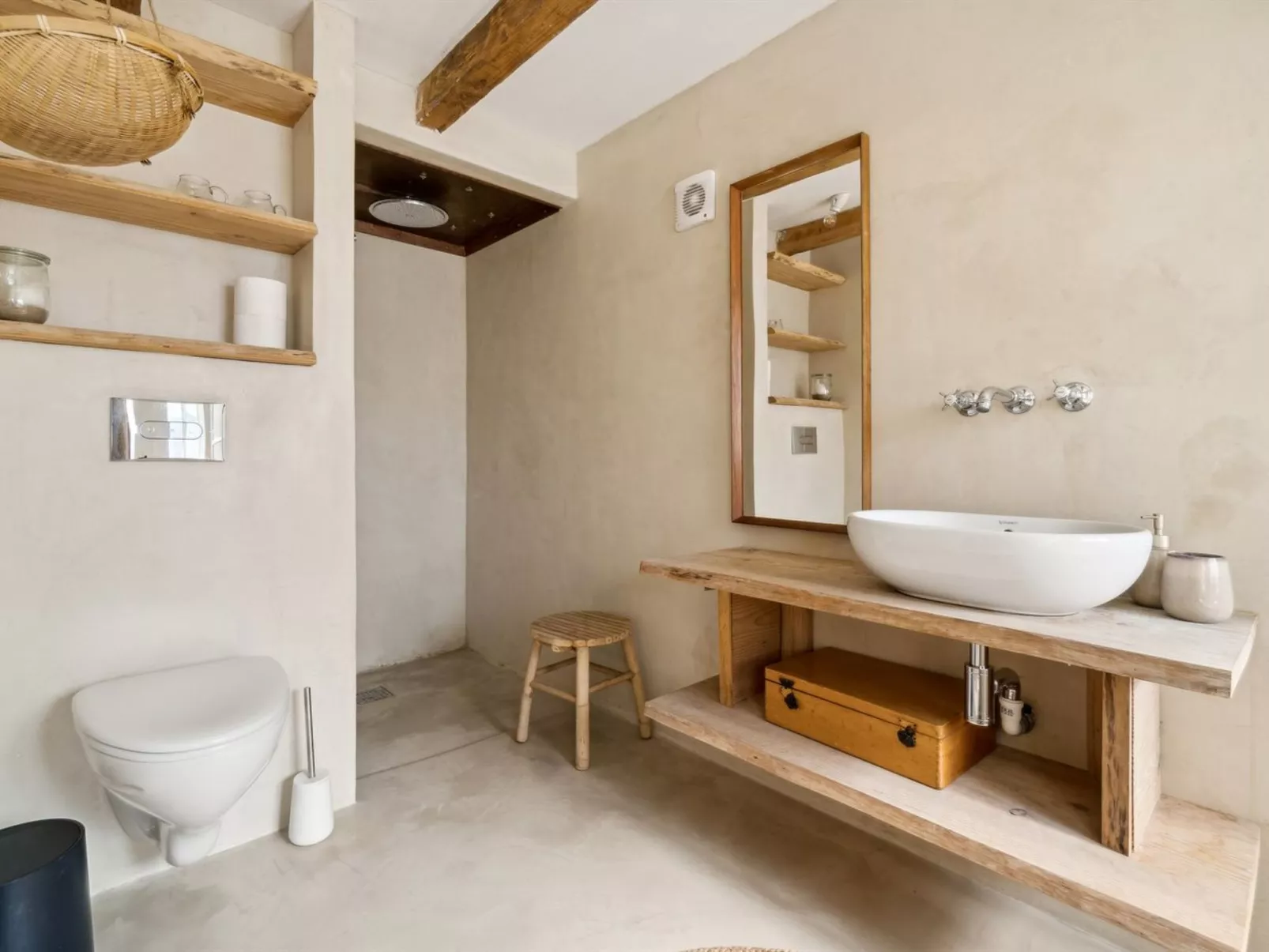 "Hebba" - 125m from the sea-Drinnen