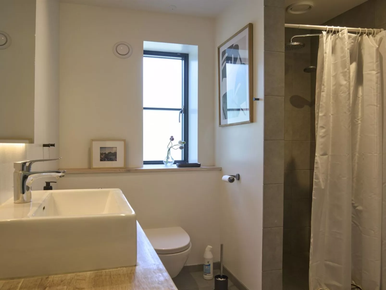 "Agir" - 200m from the sea-Dedans