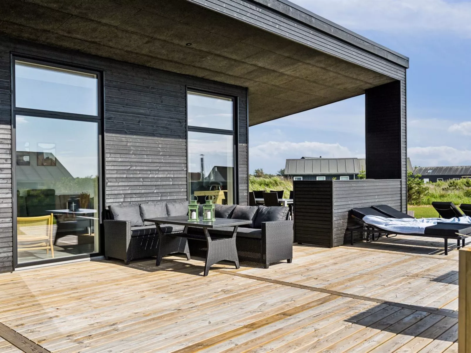 "Lyder" - 400m from the sea-Outside