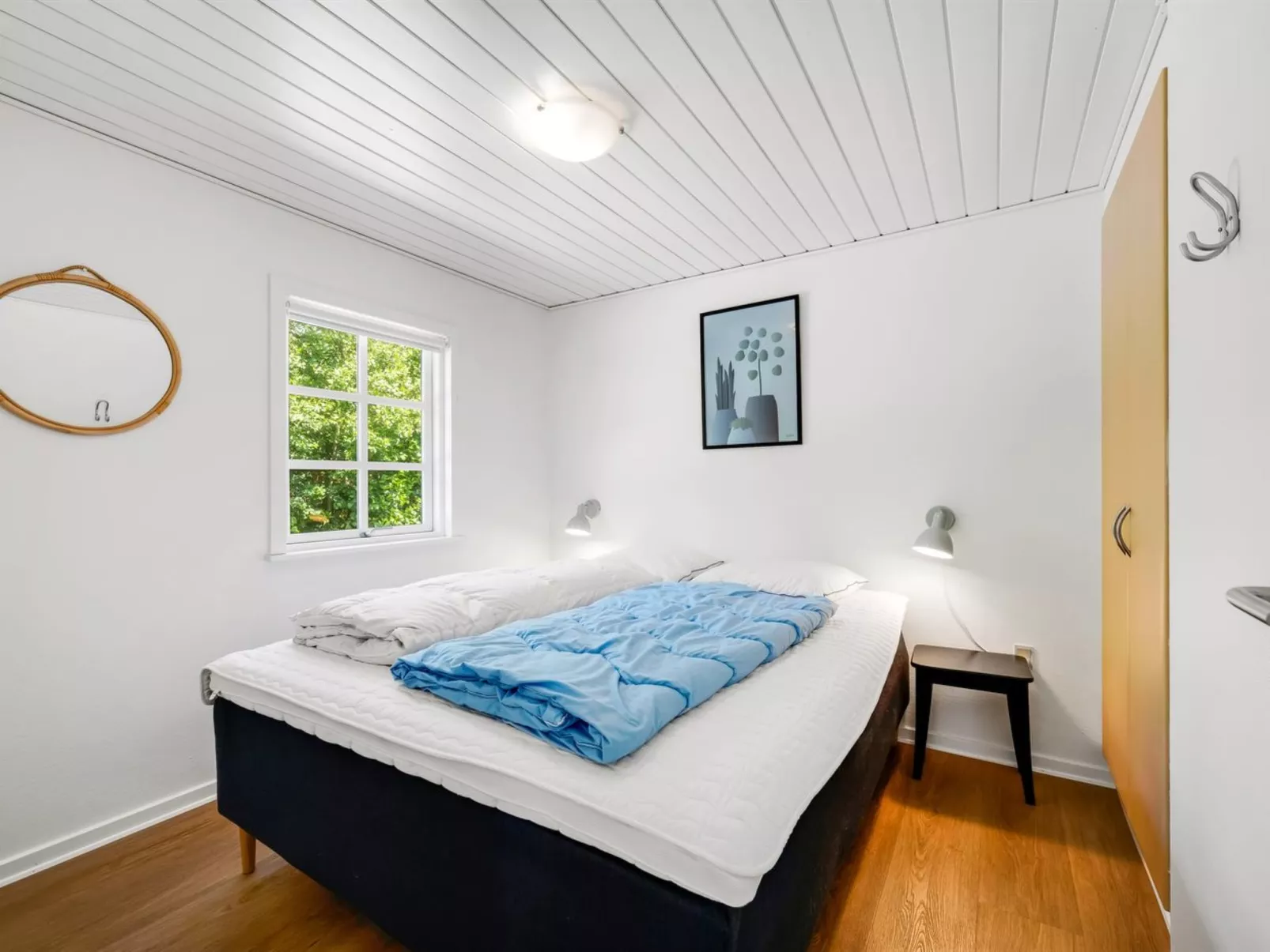 "Holga" - 400m from the sea-Inside