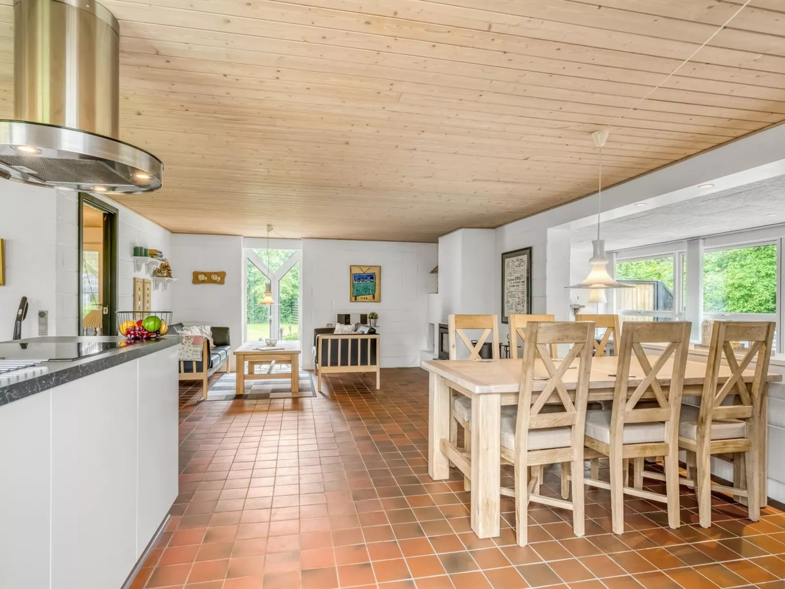 "Lyra" - 500m to the fjord-Dedans