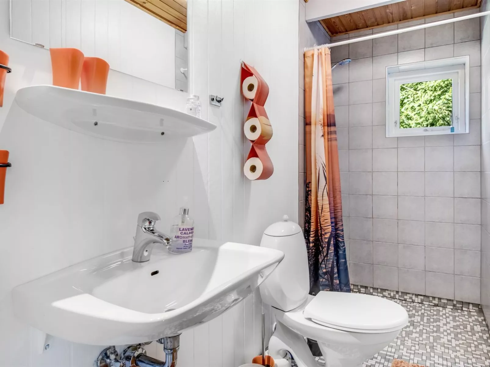 "Berner" - 30km from the sea-Inside