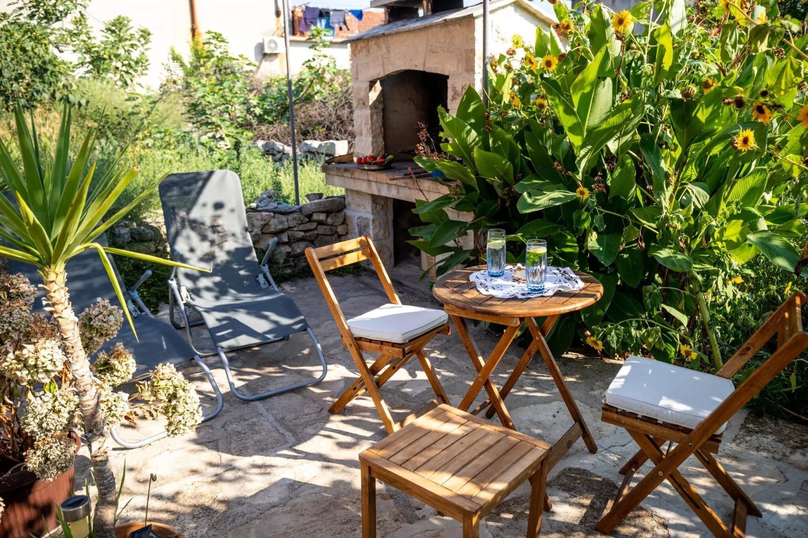 Stone House Harmony -Studio Apartment with Patio and Garden View ( 2 )-Terrasse