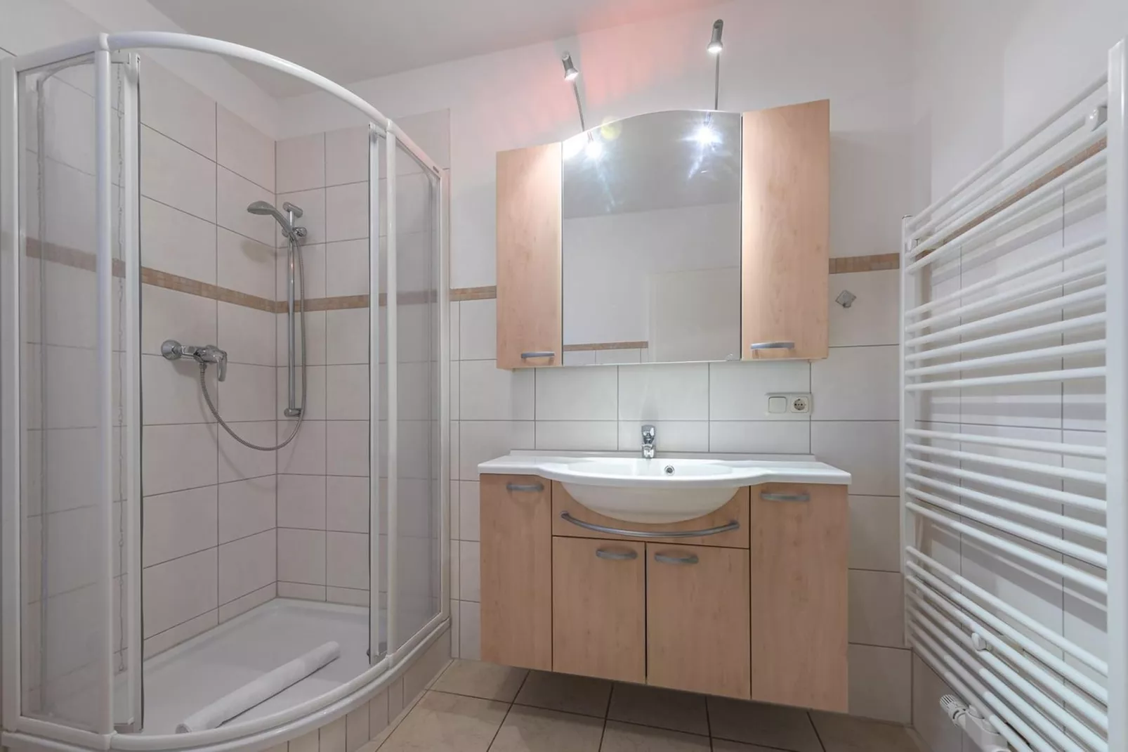 Kapitänshaus Gartendeck 64 qm Nr 432-Badezimmer