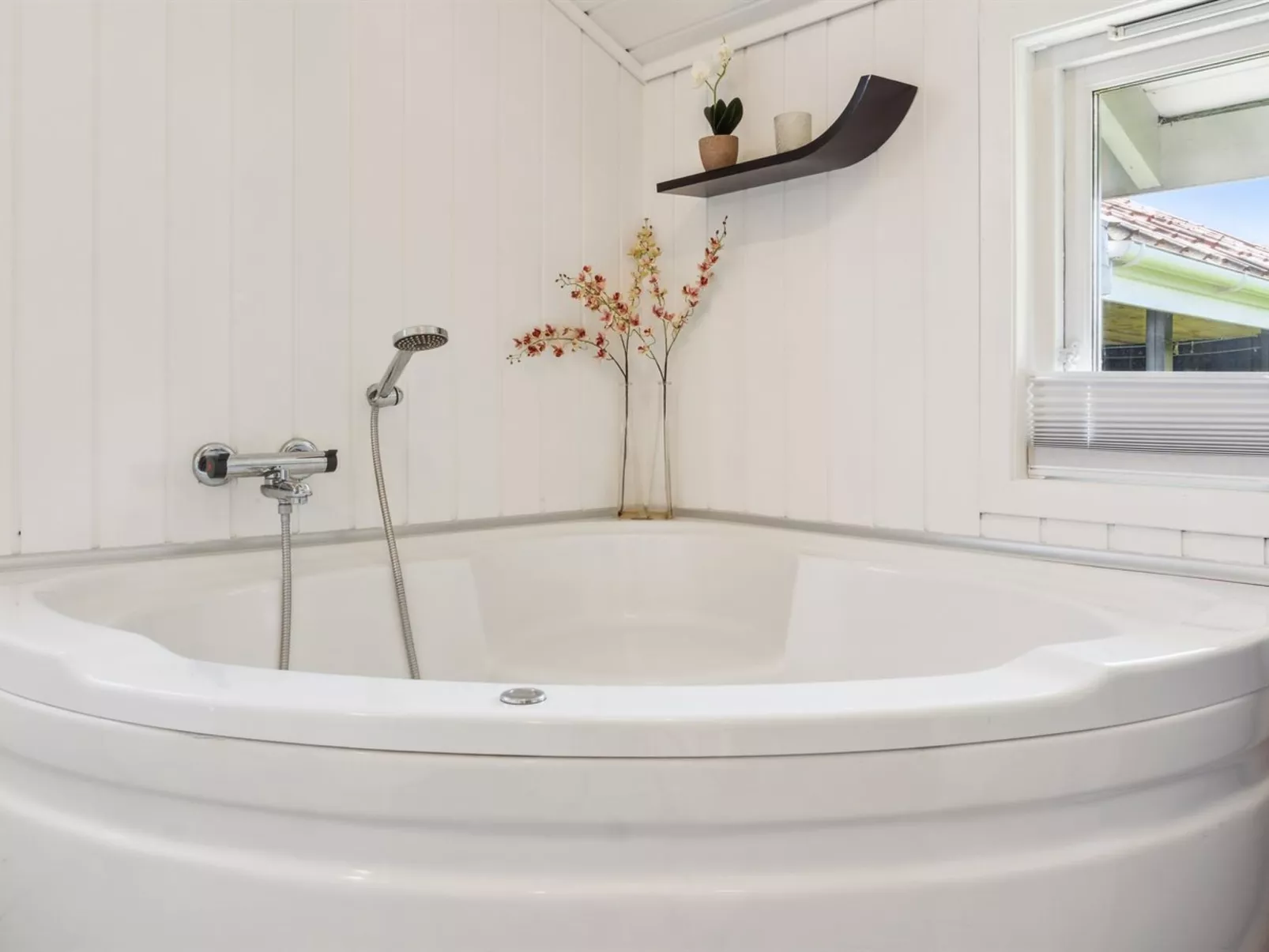 "Enida" - 350m to the fjord-Inside