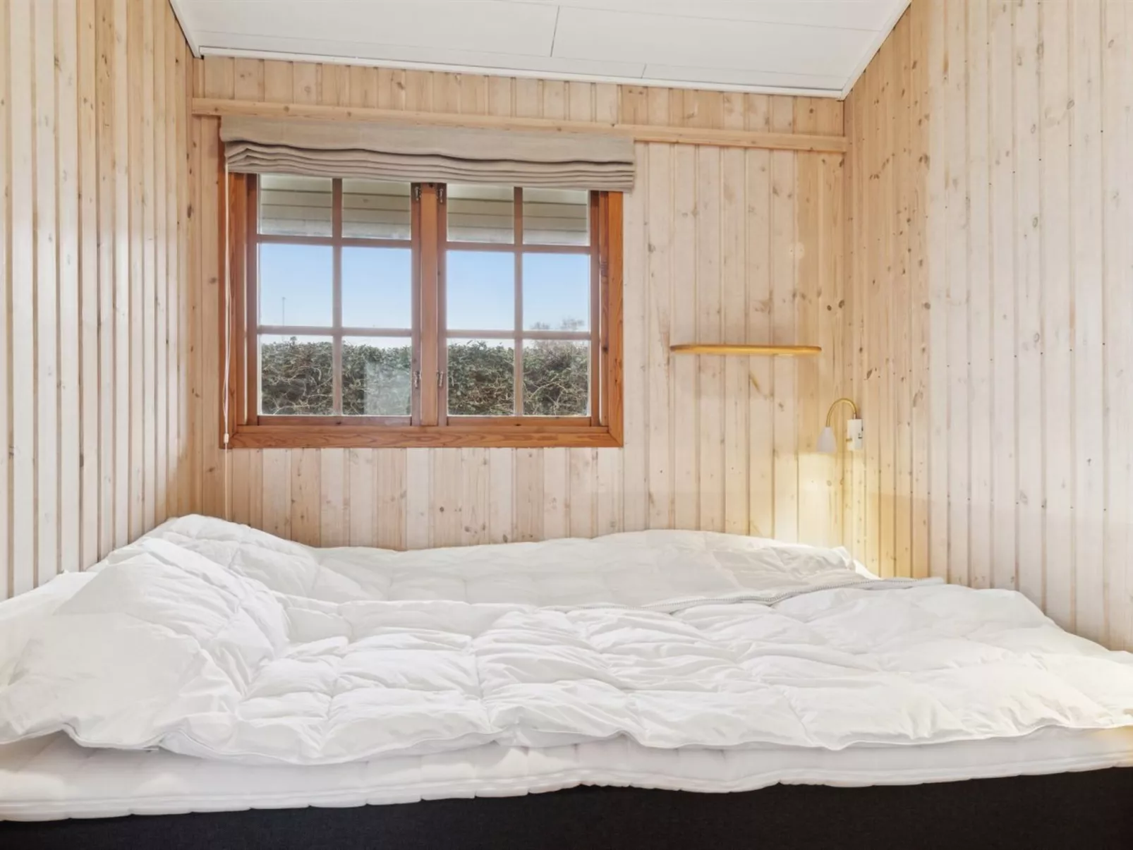 "Titta" - 10m to the fjord-Inside