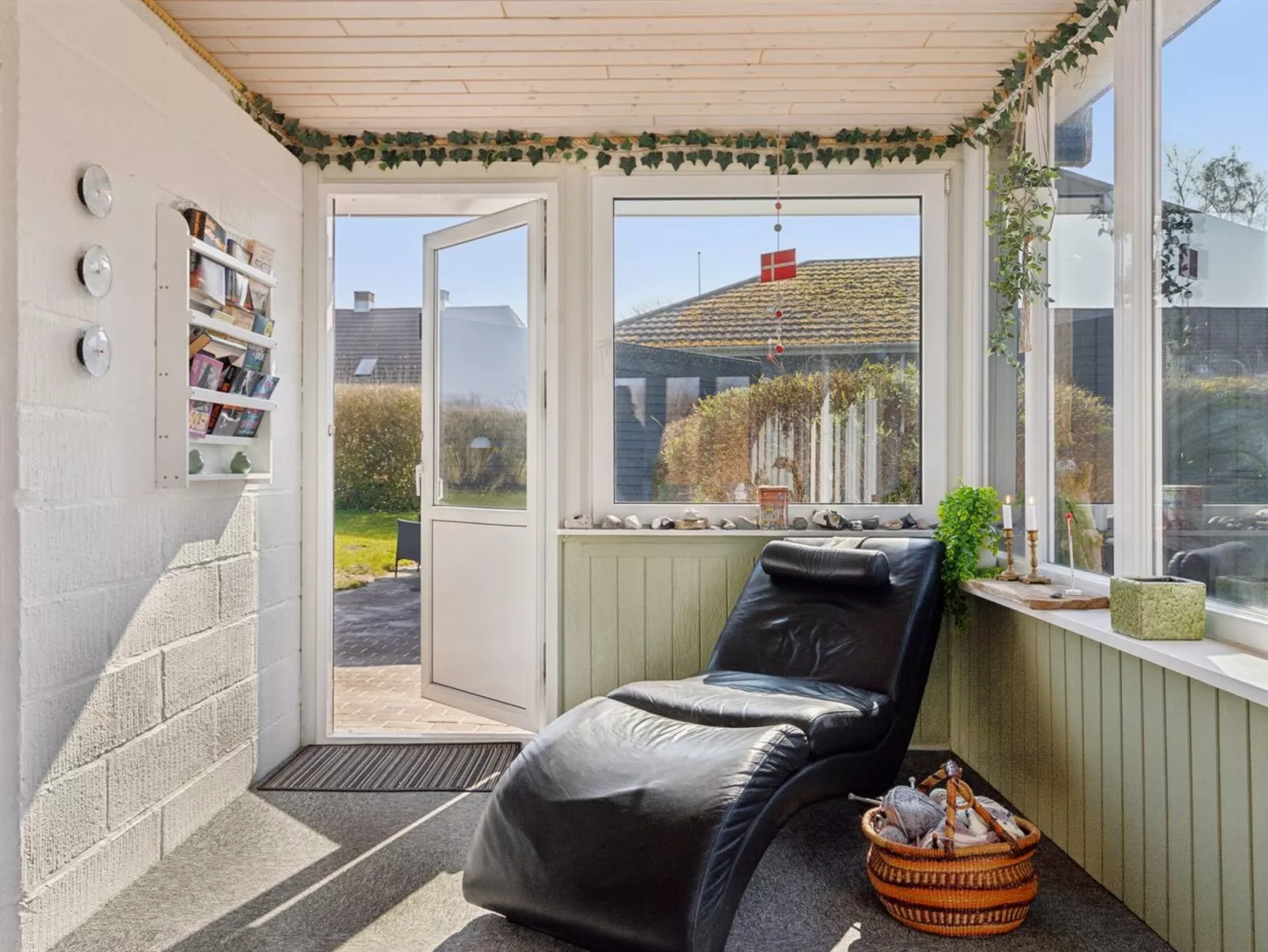 "Vemund" - 500m from the sea-Inside