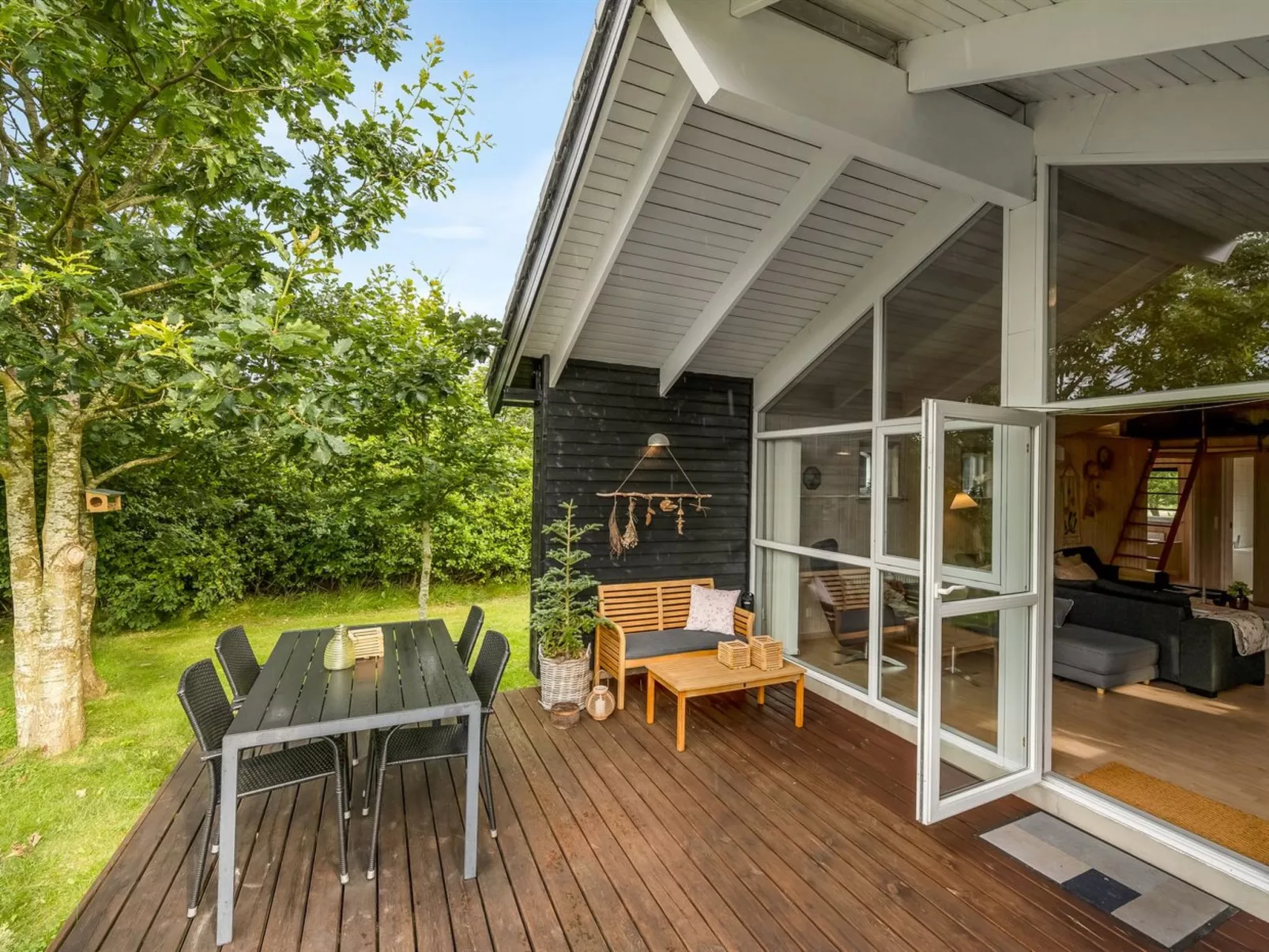 "Jarmunrek" - 400m to the fjord-Outside