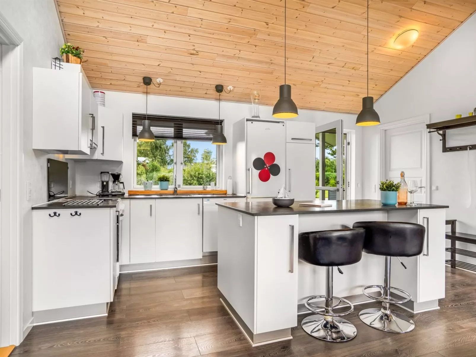 "Nauka" - 400m to the fjord-Inside