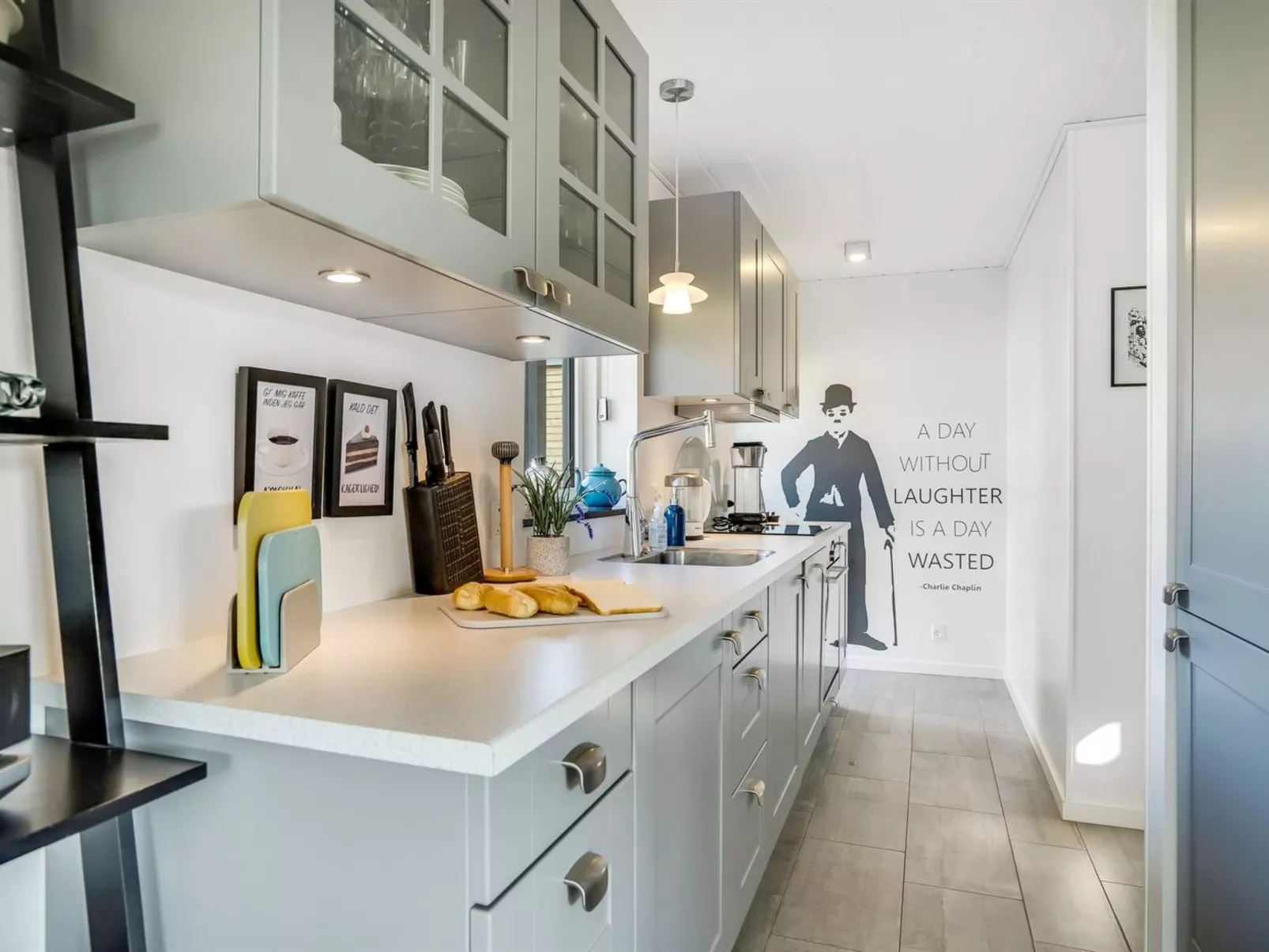 "Isabel" - 600m from the sea-Inside