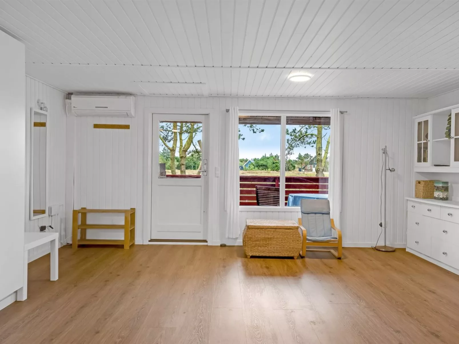 "Knud" - 2.5km from the sea-Inside