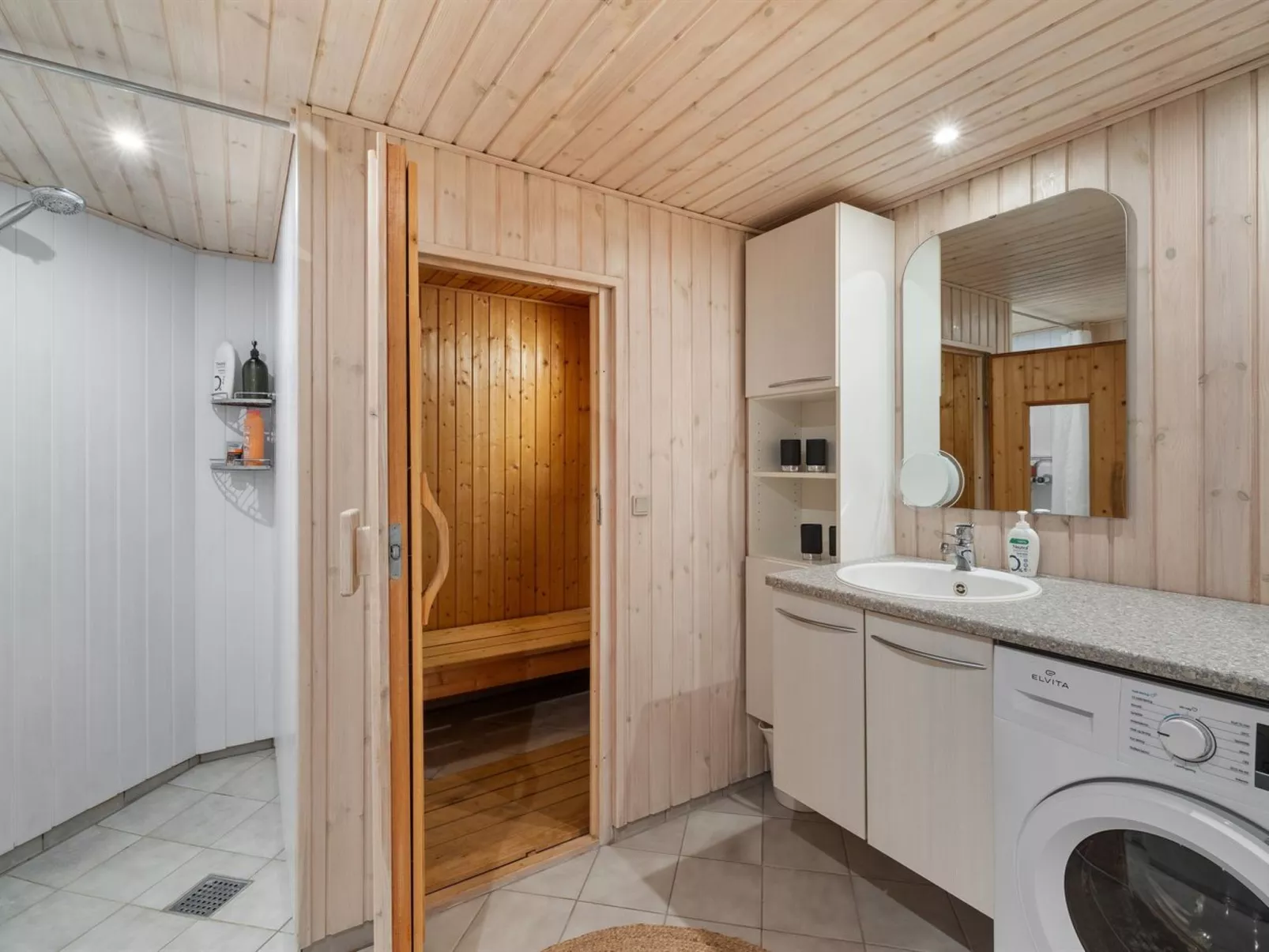 "Aswith" - 5m from the sea-Dedans